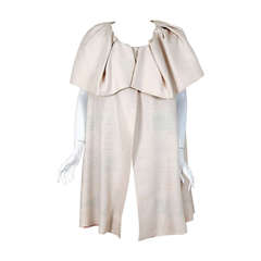 1960's Arnold Scaasi Elegant Ivory-Creme Silk Portrait-Collar Cape Jacket 5