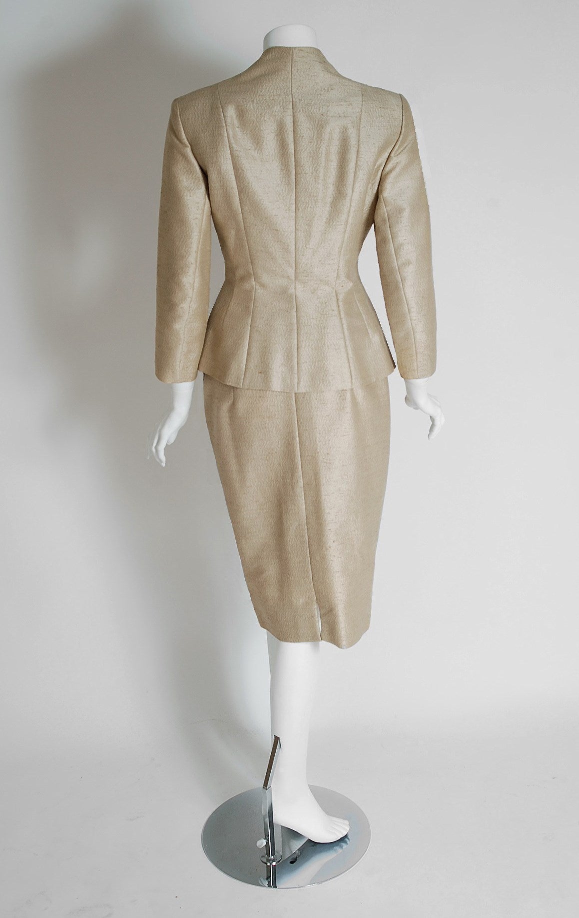 1950's Lilli-Ann Ombre Champagne Silk Pleated-Swirls Hourglass Cocktail Suit In Excellent Condition In Beverly Hills, CA