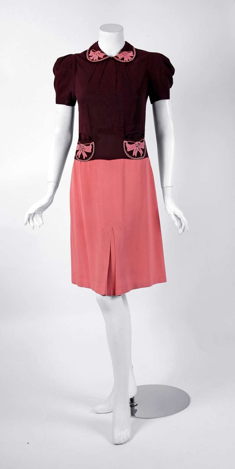 1930's Elegant Chocolate-Brown & Pink Embroidered-Bows Rayon Dress With Bolero In Excellent Condition In Beverly Hills, CA