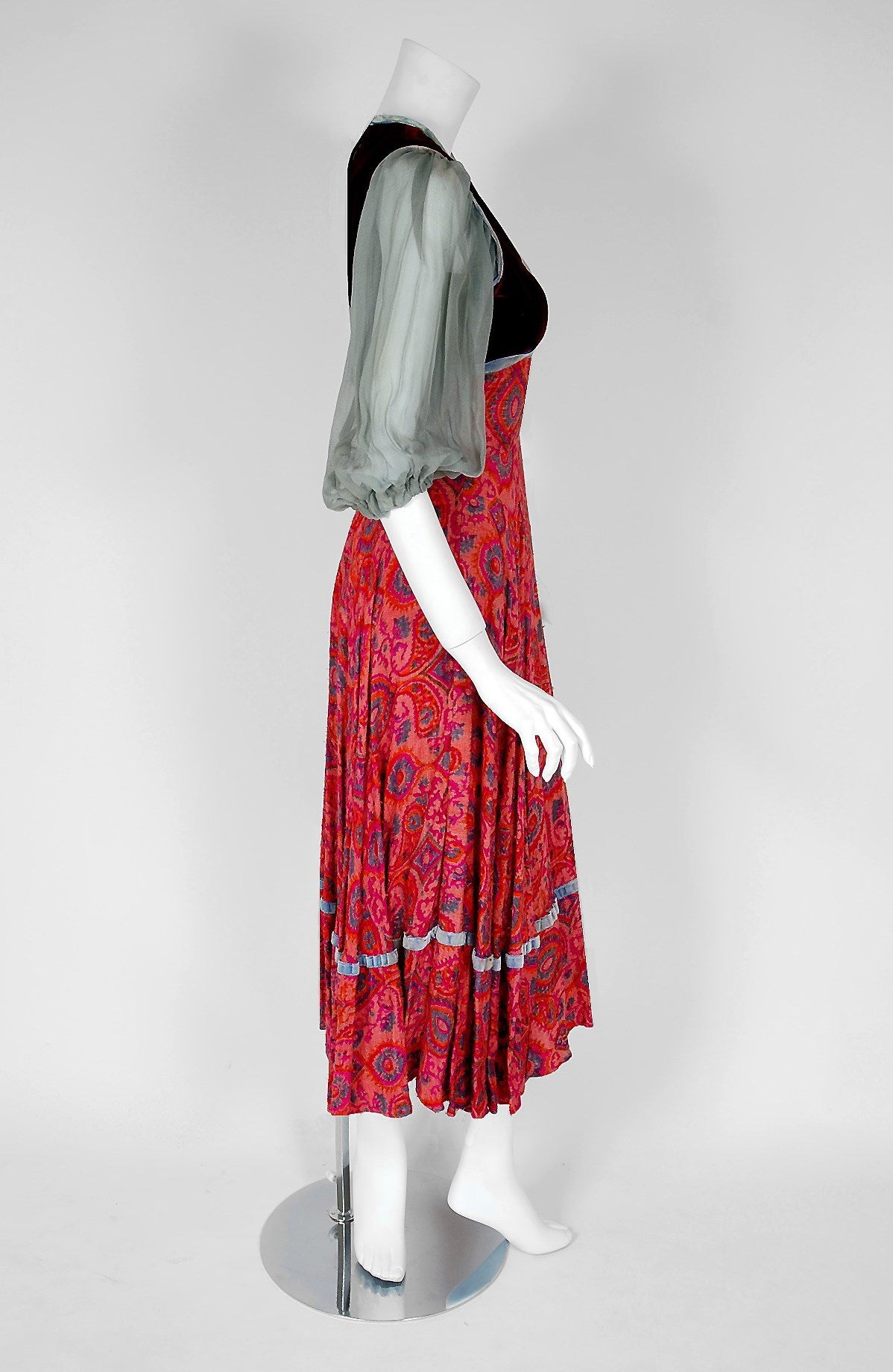 Women's 1970's Thea Porter Couture Pink Art-Nouveau Silk Billow-Sleeve Gypsy Dress
