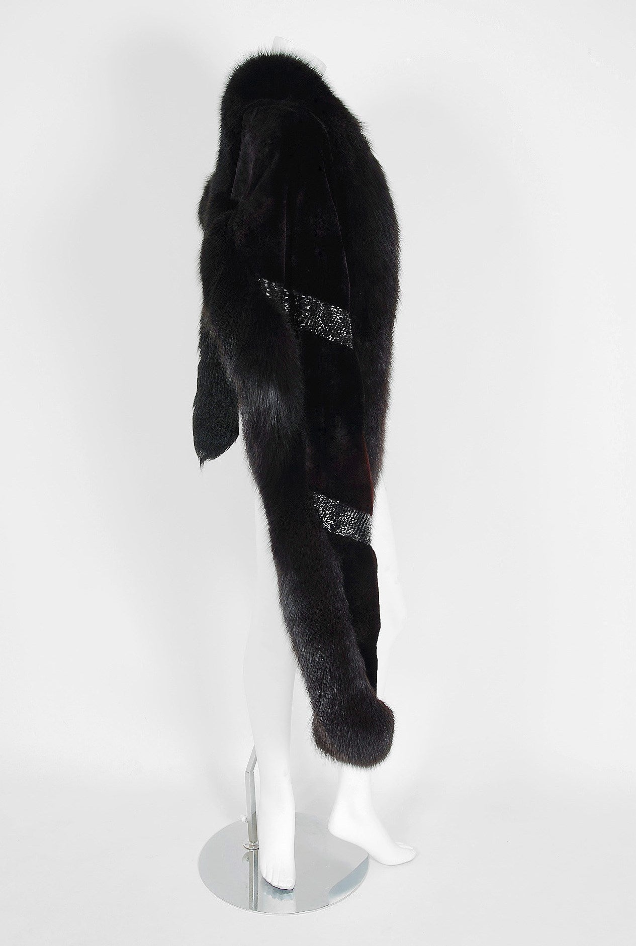 1970's Oscar de la Renta Beaded Black Diamond Mink-Fur Long Tail Stole Shawl In Excellent Condition In Beverly Hills, CA