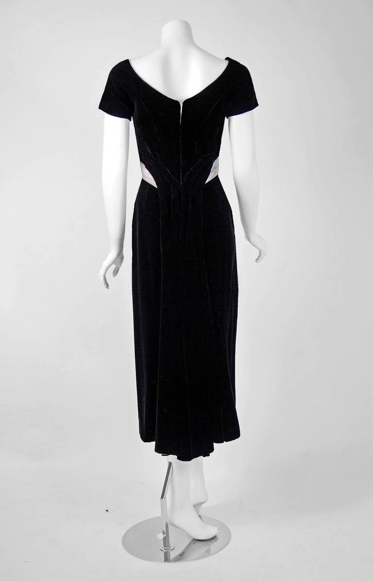 Women's 1950's Ceil Chapman Black Velvet & Ivory Satin Hourglass Fishtail Cocktail Dress