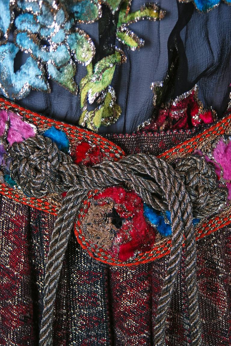 1970's Oscar de la Renta Metallic Colorful Floral Silk Peasant Dress Ensemble In Excellent Condition In Beverly Hills, CA