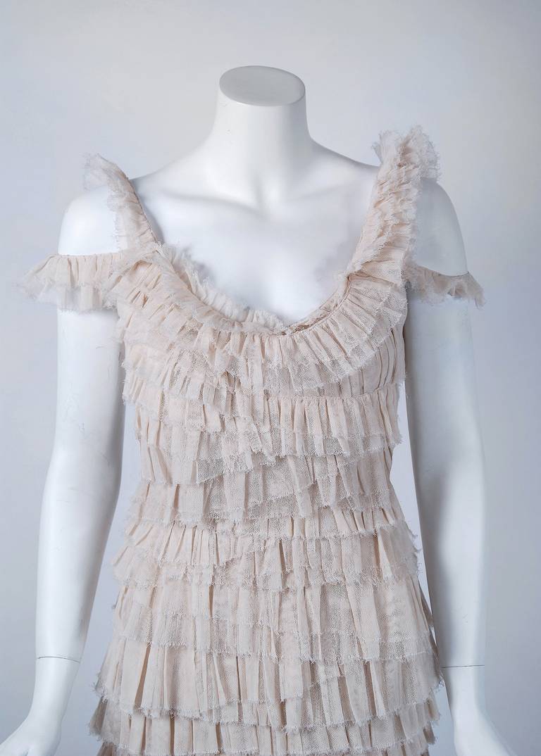 2004 Lanvin Ivory Tulle Tiered-Ruffle Hourglass Trained Evening Wedding Gown In Excellent Condition In Beverly Hills, CA