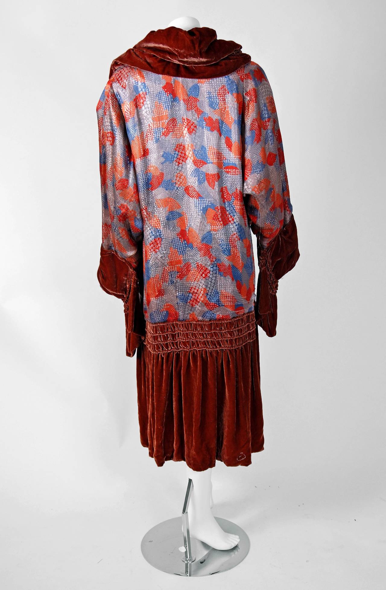 Women's 1920's Metallic Deco-Lame & Cinnamon Silk Velvet Flapper Winged-Sleeve Coat