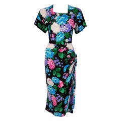 1940
s Dorothy O
Hara Colorful Floral Silk-Rayon Print Draped Swag Dress
