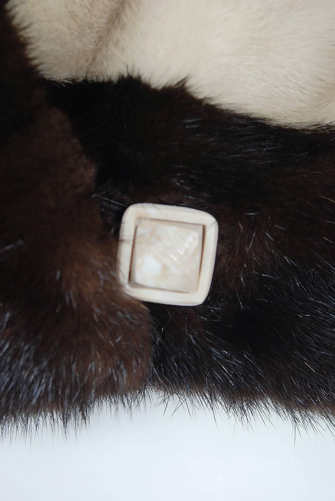 1950's Elegant Ivory White & Brown Mink Fur Block-Color Cropped Bolero Jacket In Excellent Condition In Beverly Hills, CA