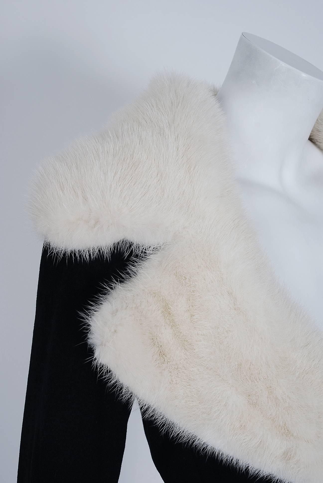 Gray 1955 Jean Patou Haute-Couture White Mink Fur & Black Wool Cropped Bolero Jacket For Sale