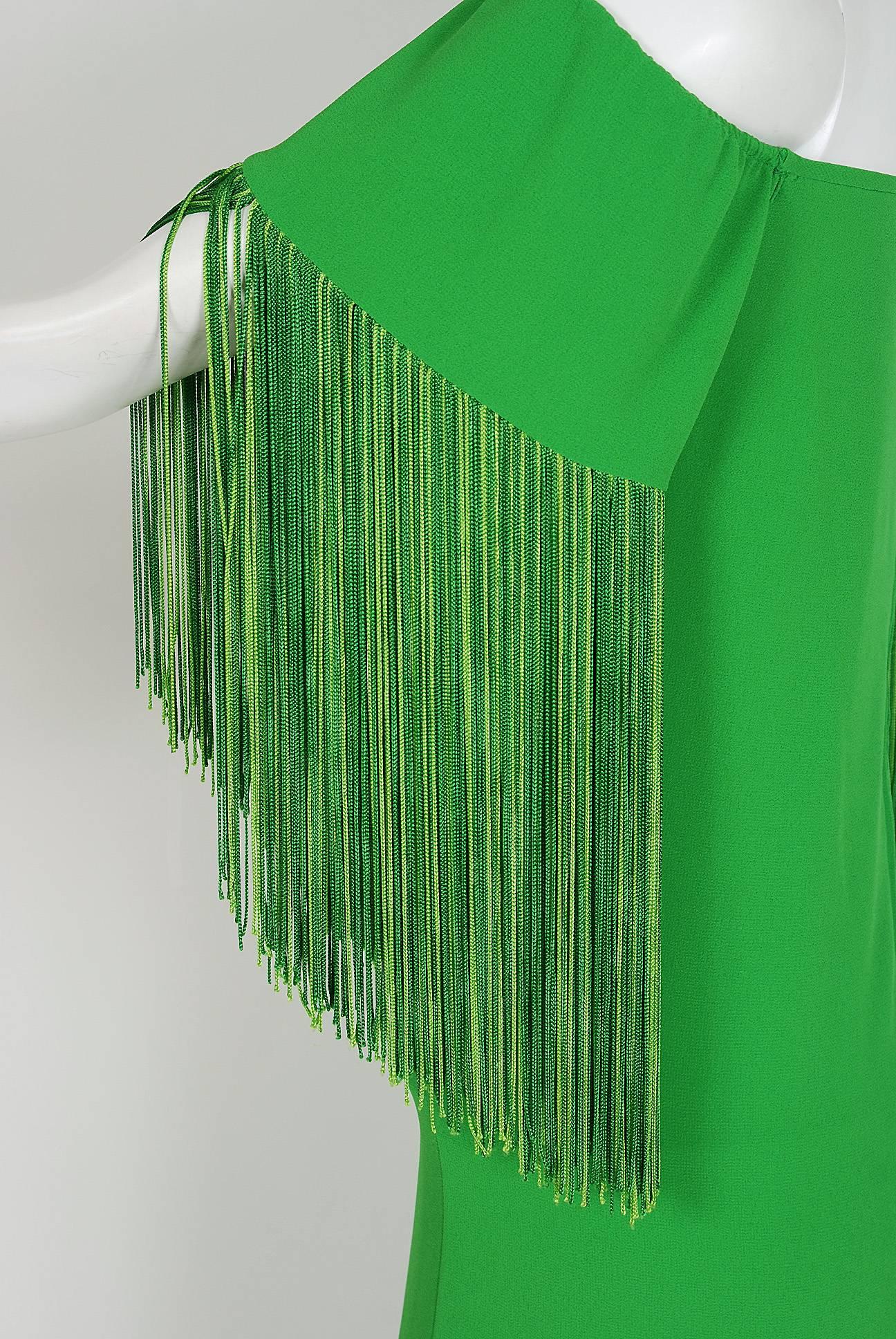 1970's Mr. Blackwell Vibrant Green Crepe Fringe Off-Shoulder Bohemian Dress  In Excellent Condition In Beverly Hills, CA