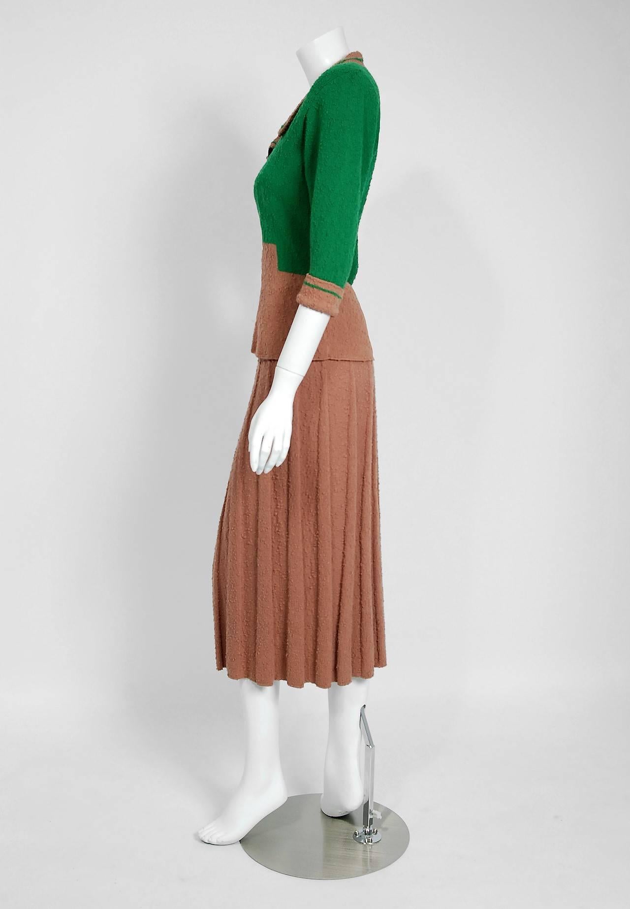 emerald green pleated skirt