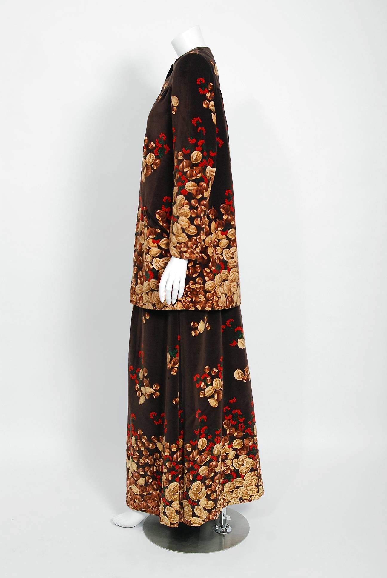 Valentino’s work is timeless and dramatic. This early Valentino boutique creation, dating back to his fall-winter 1977 collection, is very unique in many ways. The novelty chestnut red-berries brown velvet print is wearable art at its best. The