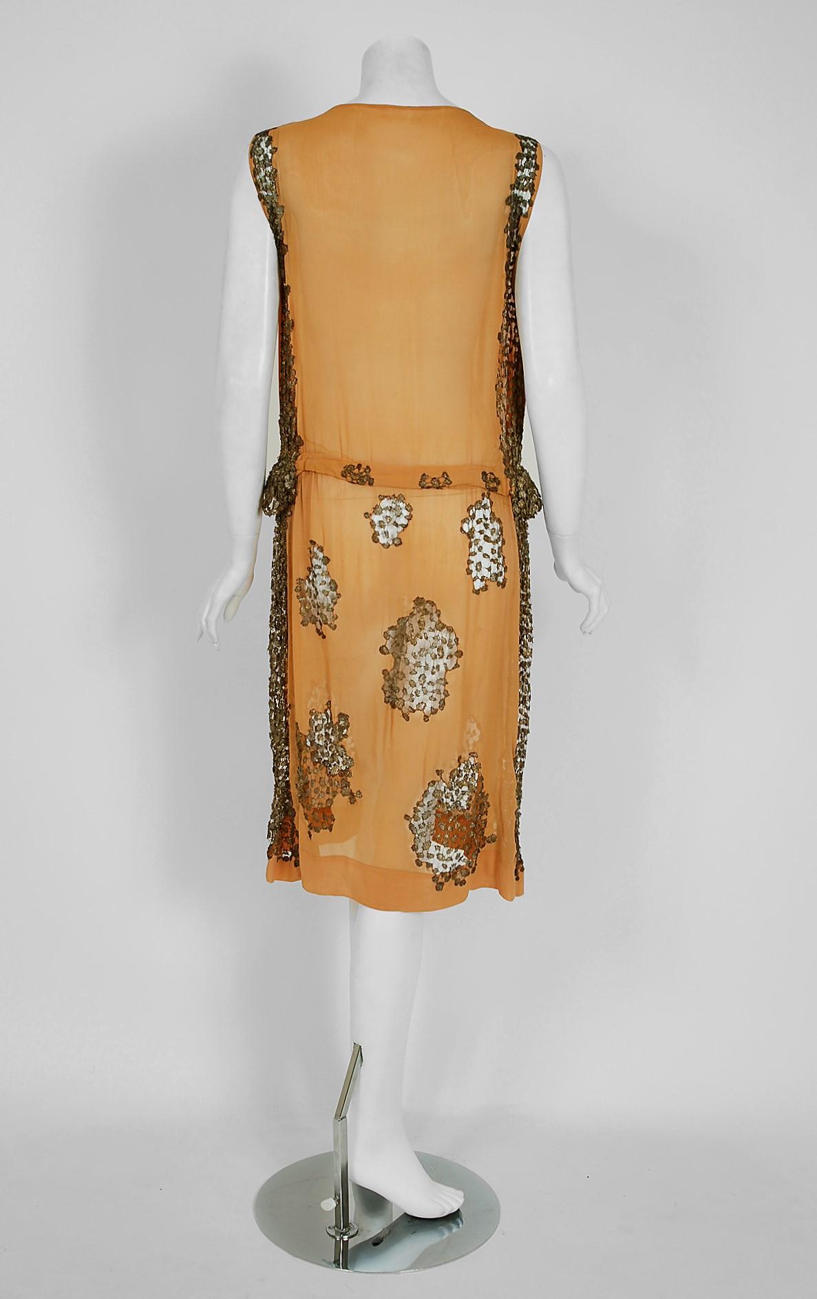 Vintage 1920's Goupy Französisch Couture Mandarine Seide & Metallic-Gold Spitze Kleid  im Angebot 1