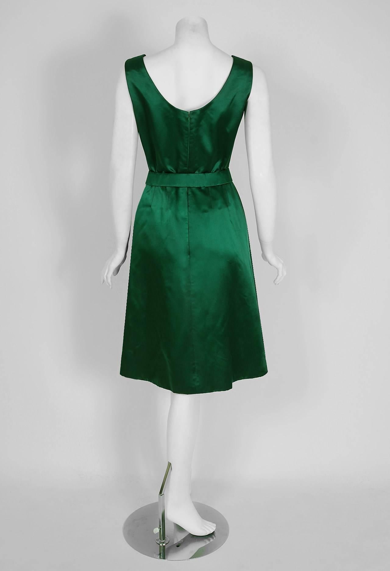1960 Christian Dior Paris Demi-Couture Emerald Green Satin Party Dress & Shawl In Excellent Condition In Beverly Hills, CA