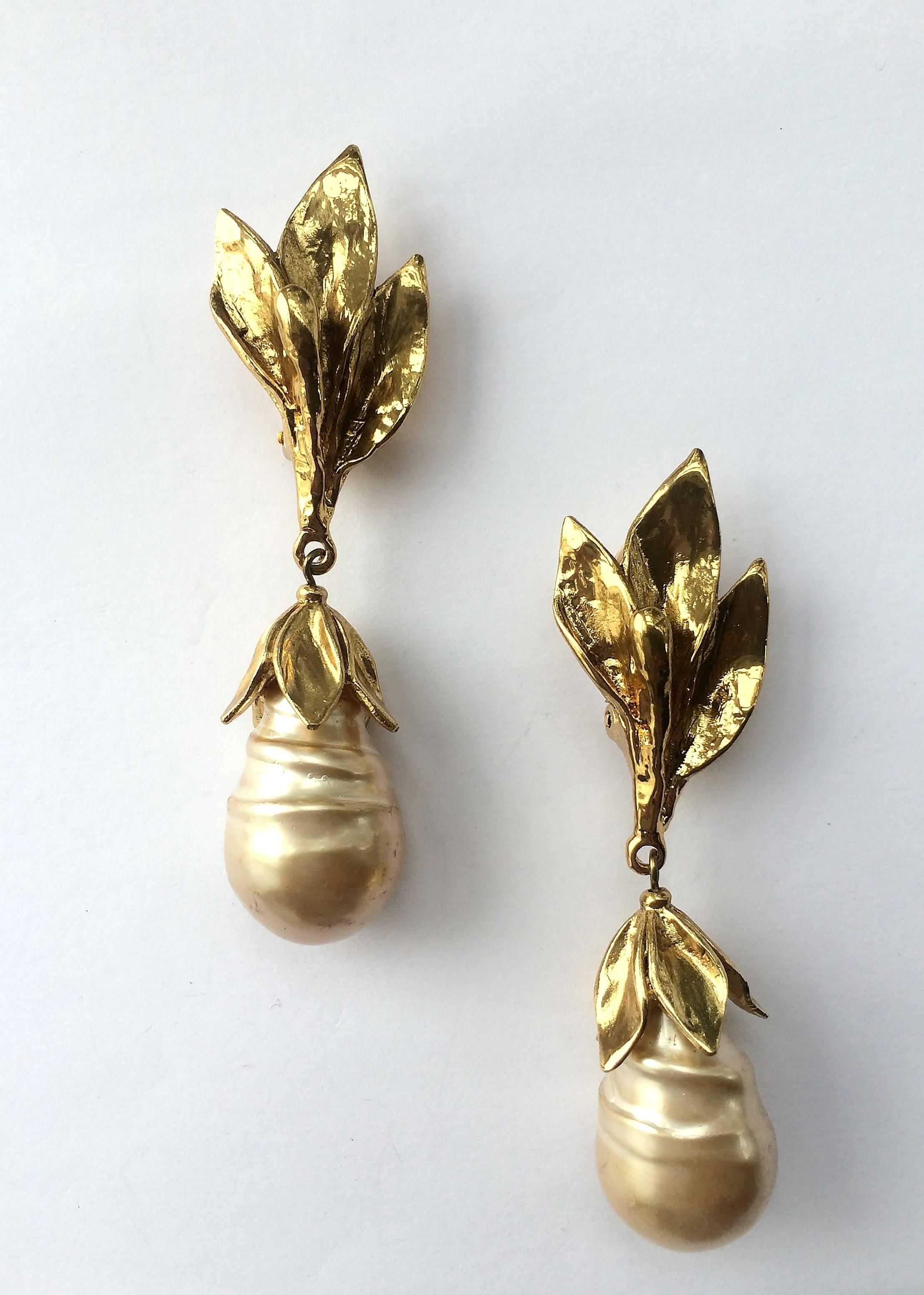 1980s Yves Saint Laurent gilt leaf and baroque pearl drop earrings In Excellent Condition In Greyabbey, County Down