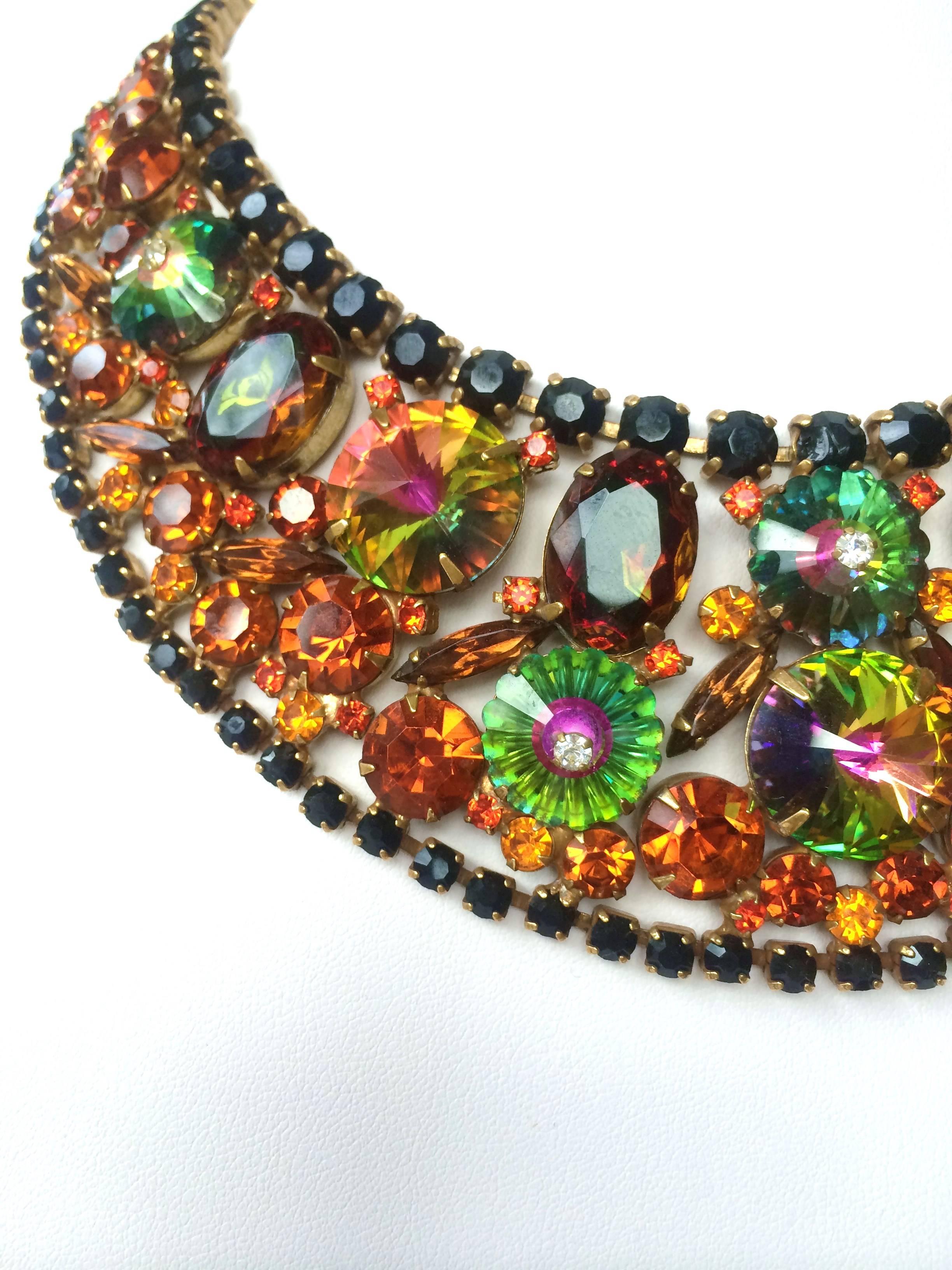 A firework display for the neck! This is a wonderful collar dating from the late sixties. Made in the USA and designed by William DeLizza. The company D&E with Delizza as head designer and Harold Eisner made jewellery for many companies but the