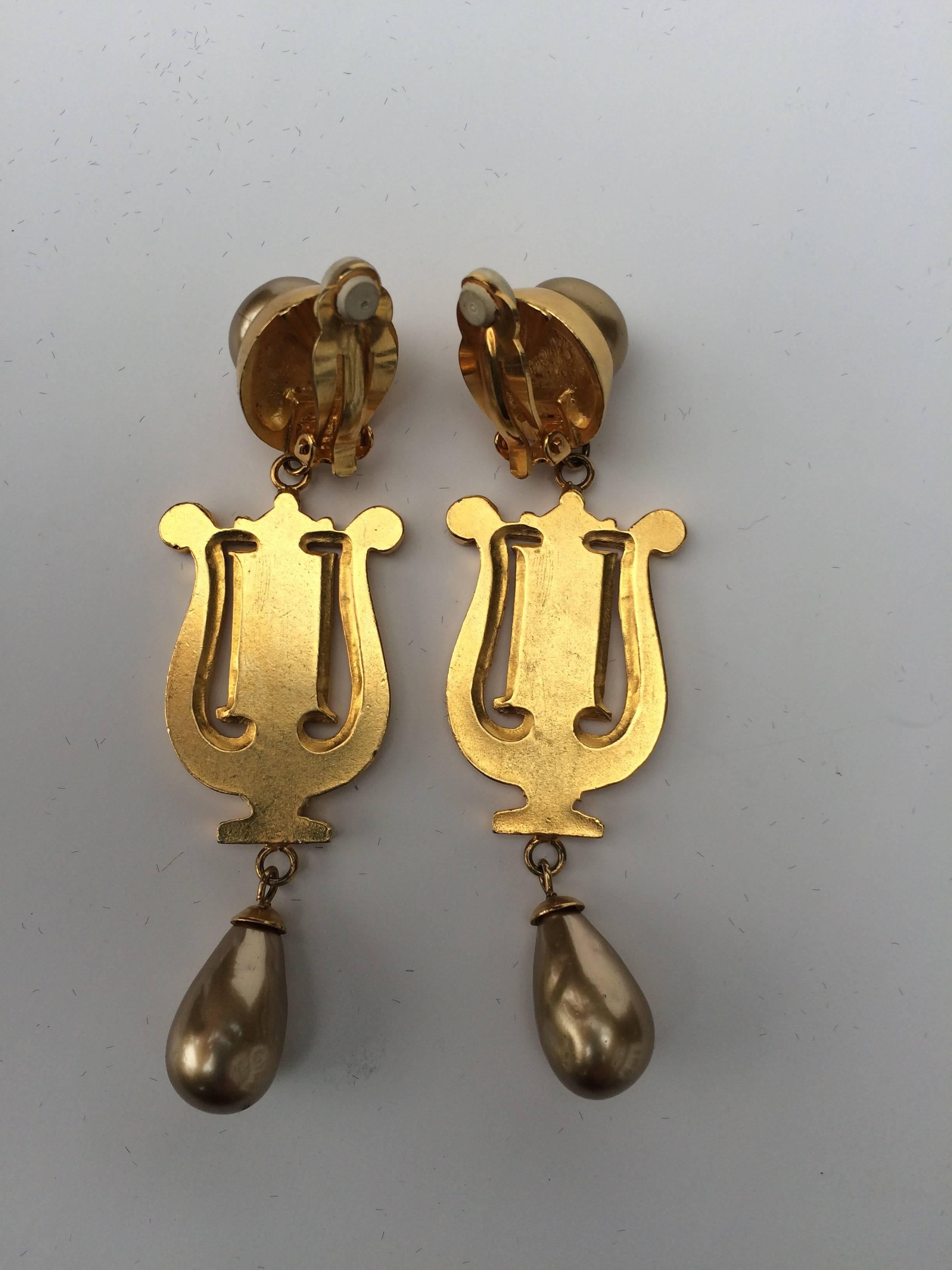 Karl Largerfeld 1980s gilt and pearl drop earrings 1