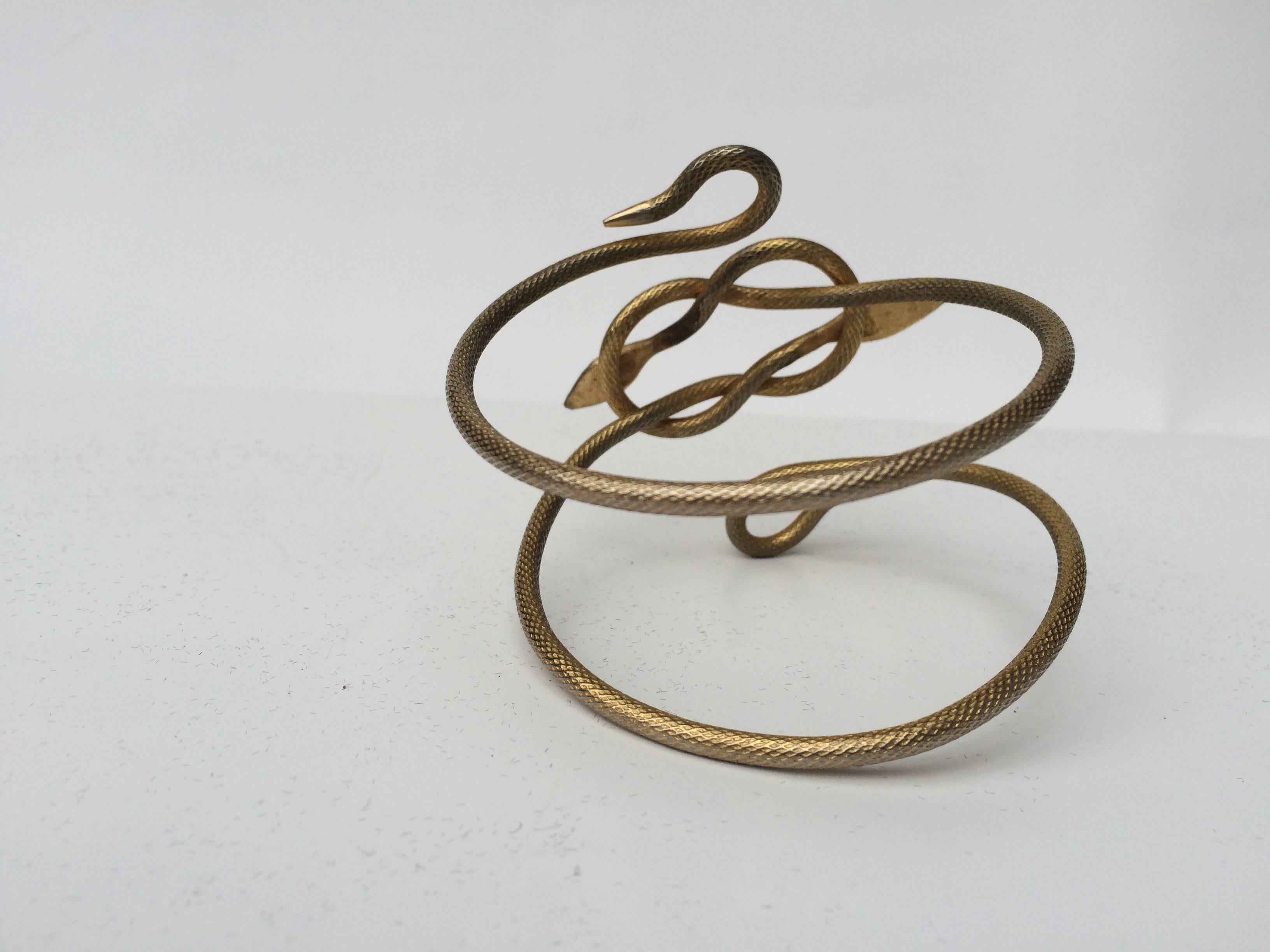 Unusually striking 1920s gilt metal double snake armlet In Good Condition In Greyabbey, County Down