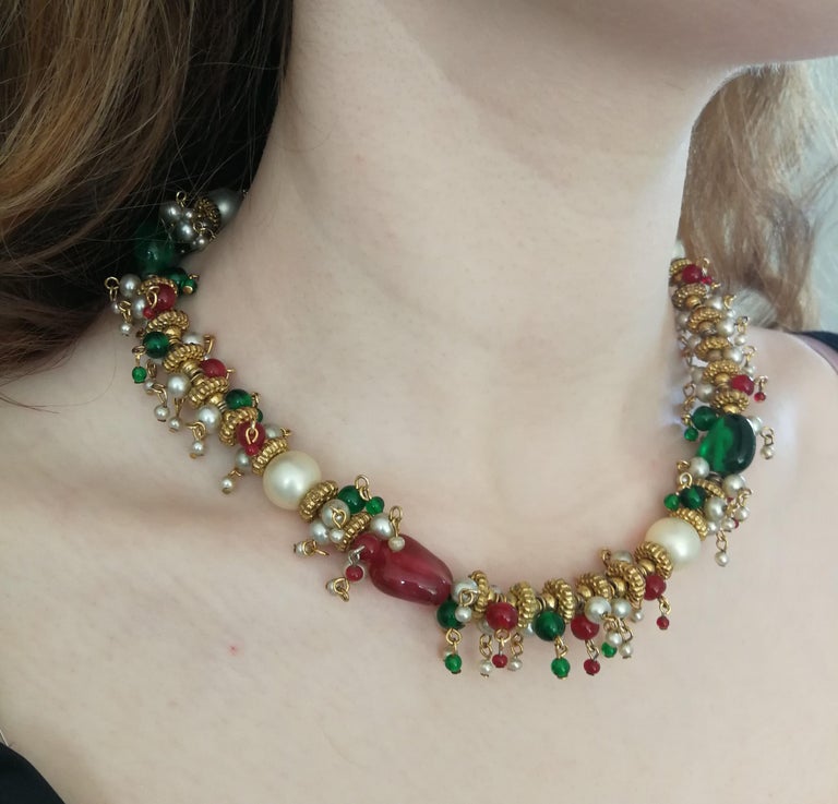 An exquisite handmade Moghul style necklace, Maison Gripoix for Chanel, 1960s. For Sale 2