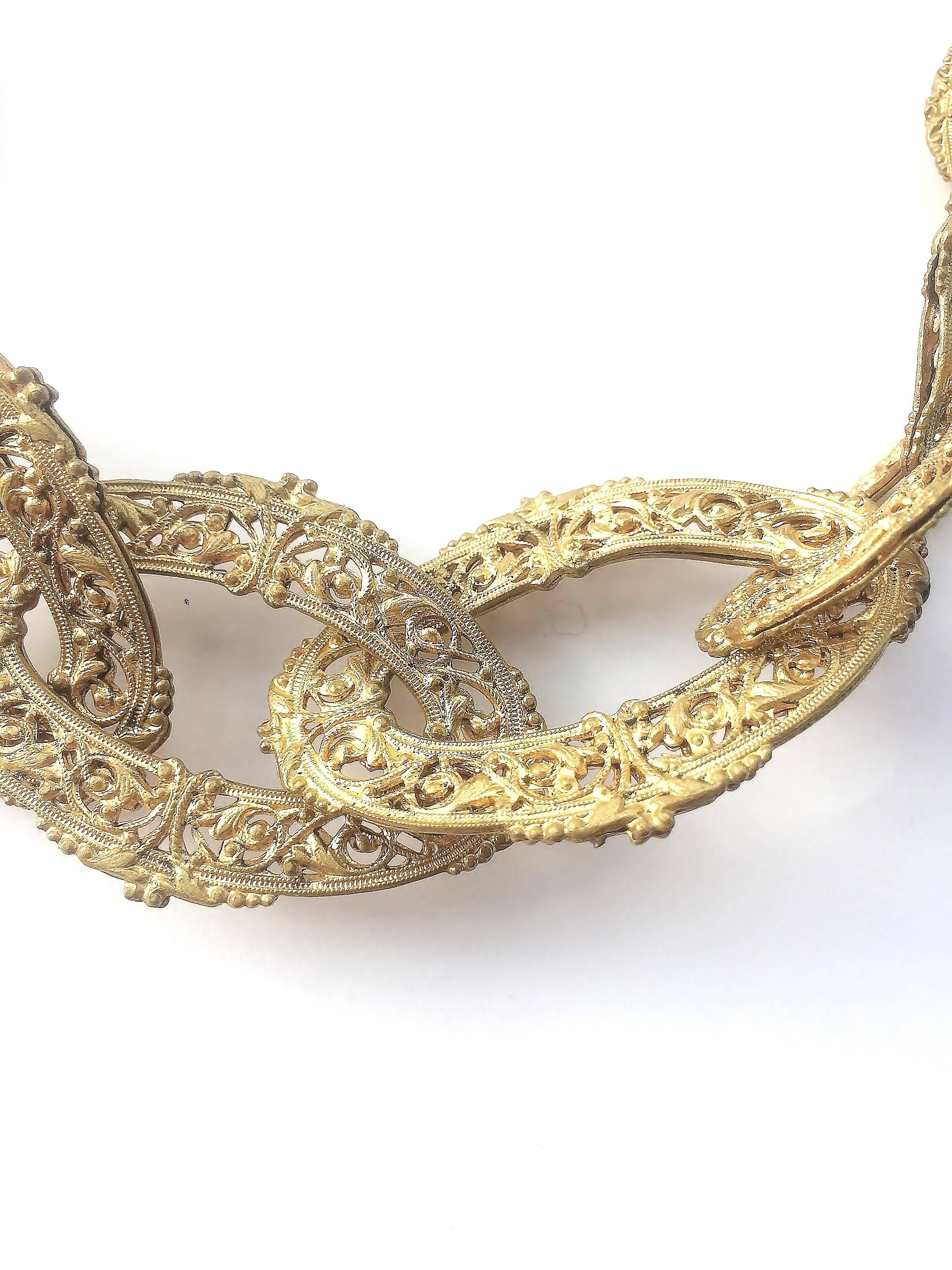 A large antiqued gold filigree link chain necklace, Goossens for Chanel, 1960s. For Sale 3