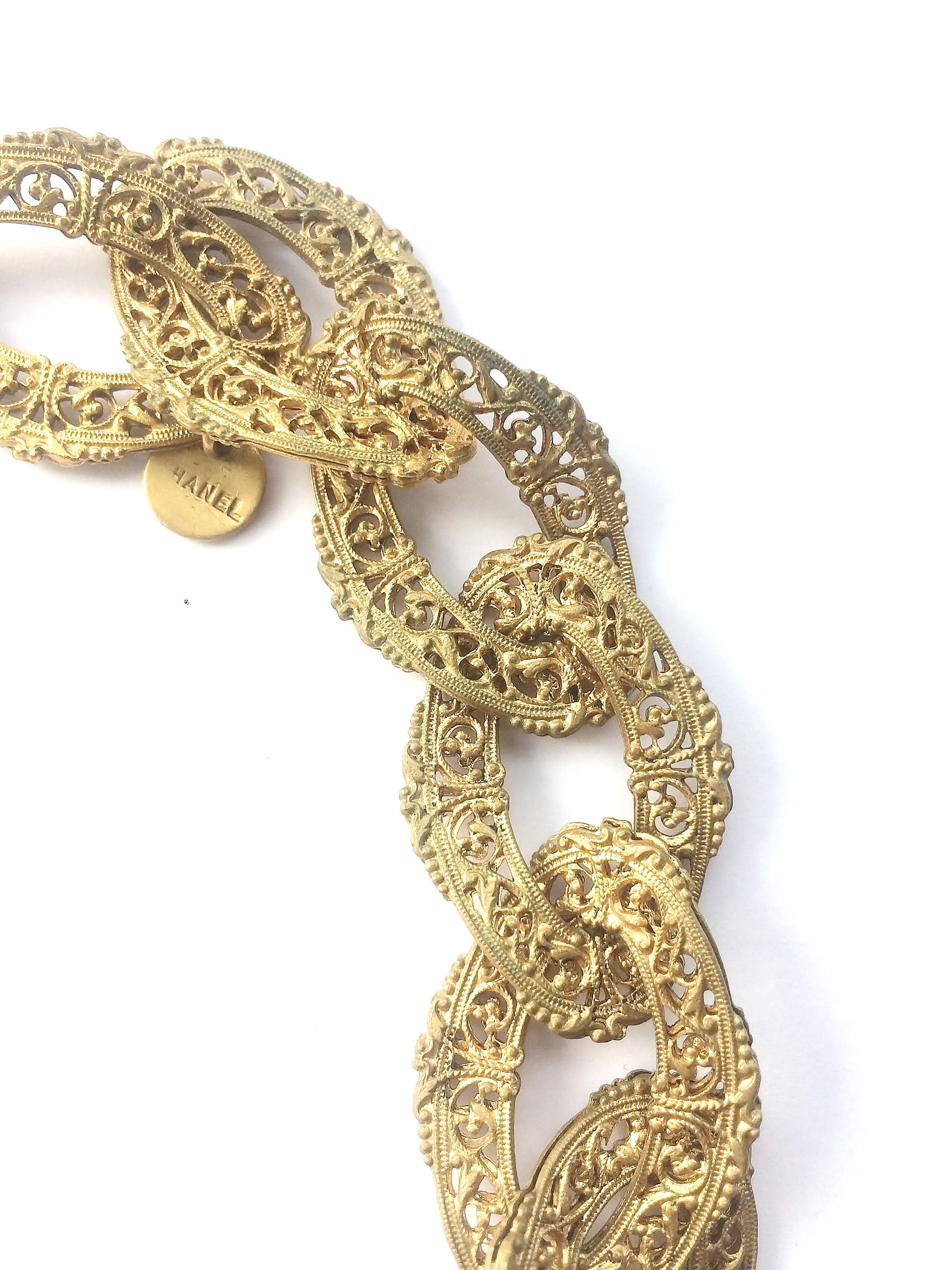 A large antiqued gold filigree link chain necklace, Goossens for Chanel, 1960s. For Sale 4