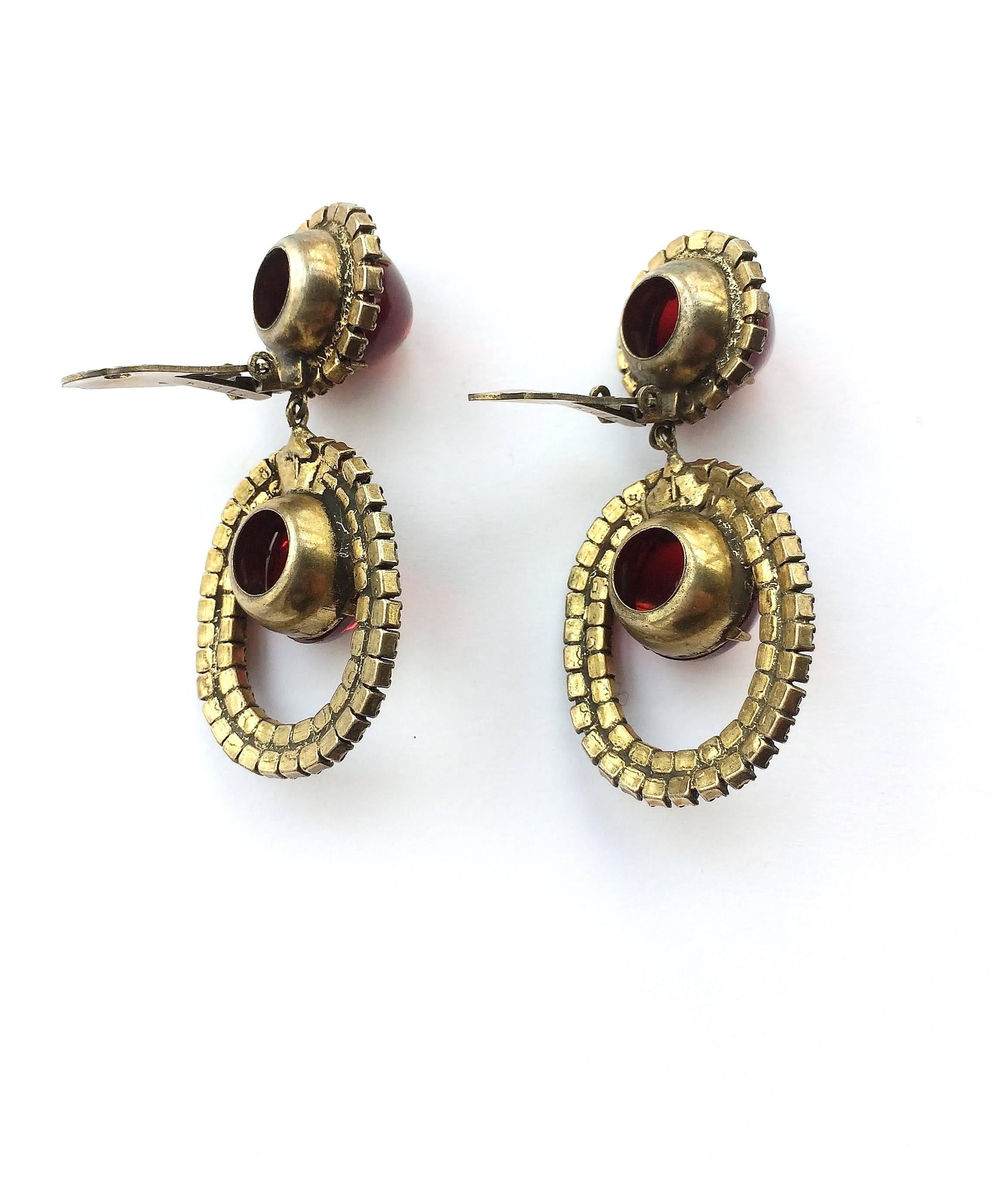 Ruby cabochon and grey paste drop earrings, Kenneth Jay Lane (KJL), USA, 1960s In Good Condition In Greyabbey, County Down