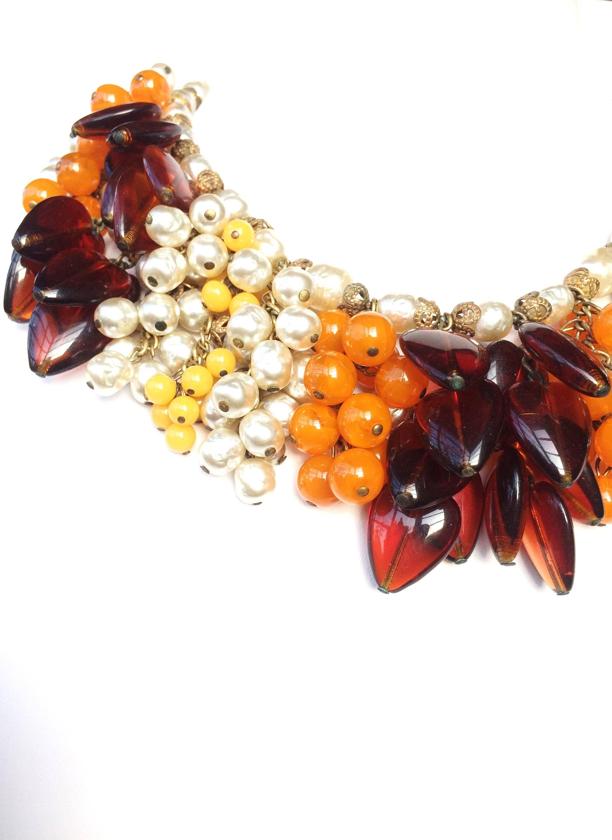 Miriam Haskell, collier de perles baroques et de verre avec boucles d'oreilles assorties, années 1960 Pour femmes en vente