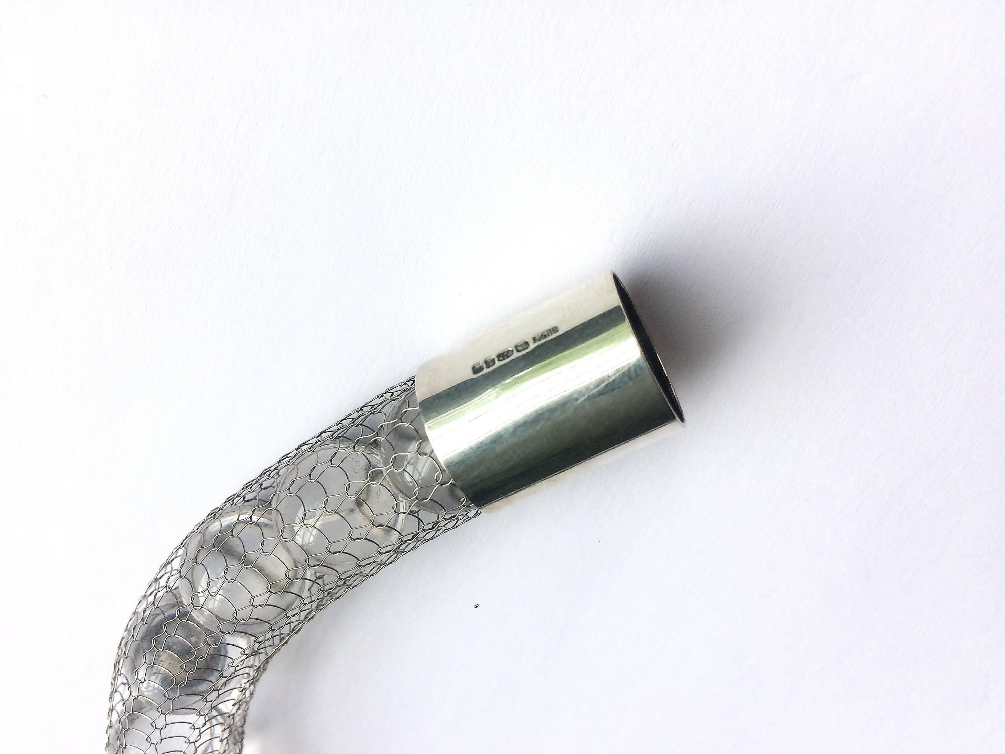 Collier de perles en résine transparente et acier inoxydable à maille fine, 2012 en vente 3
