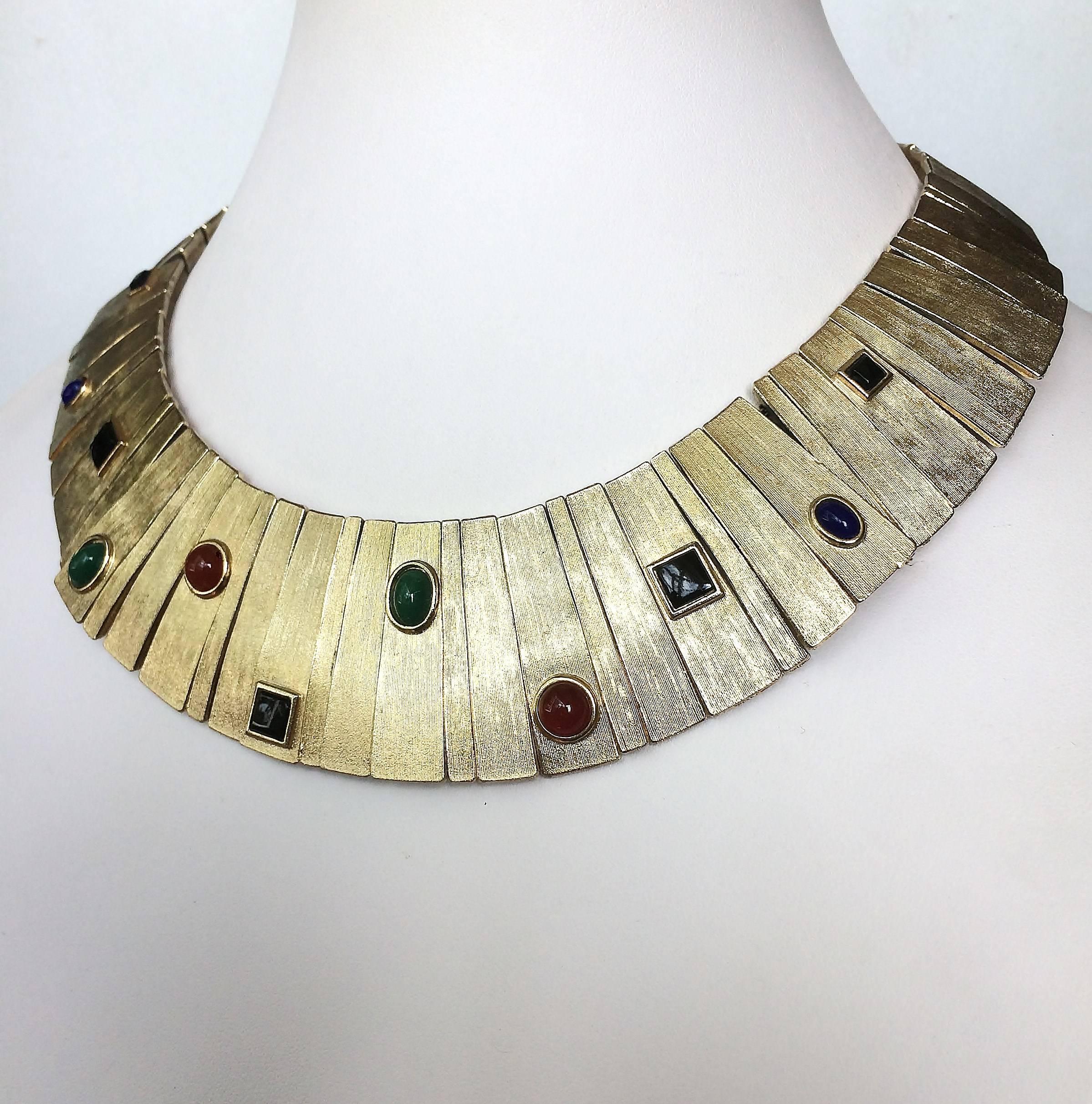 Soft brushed gilt articulated and jewelled collar, Les Bernard, 1970s In Excellent Condition In Greyabbey, County Down