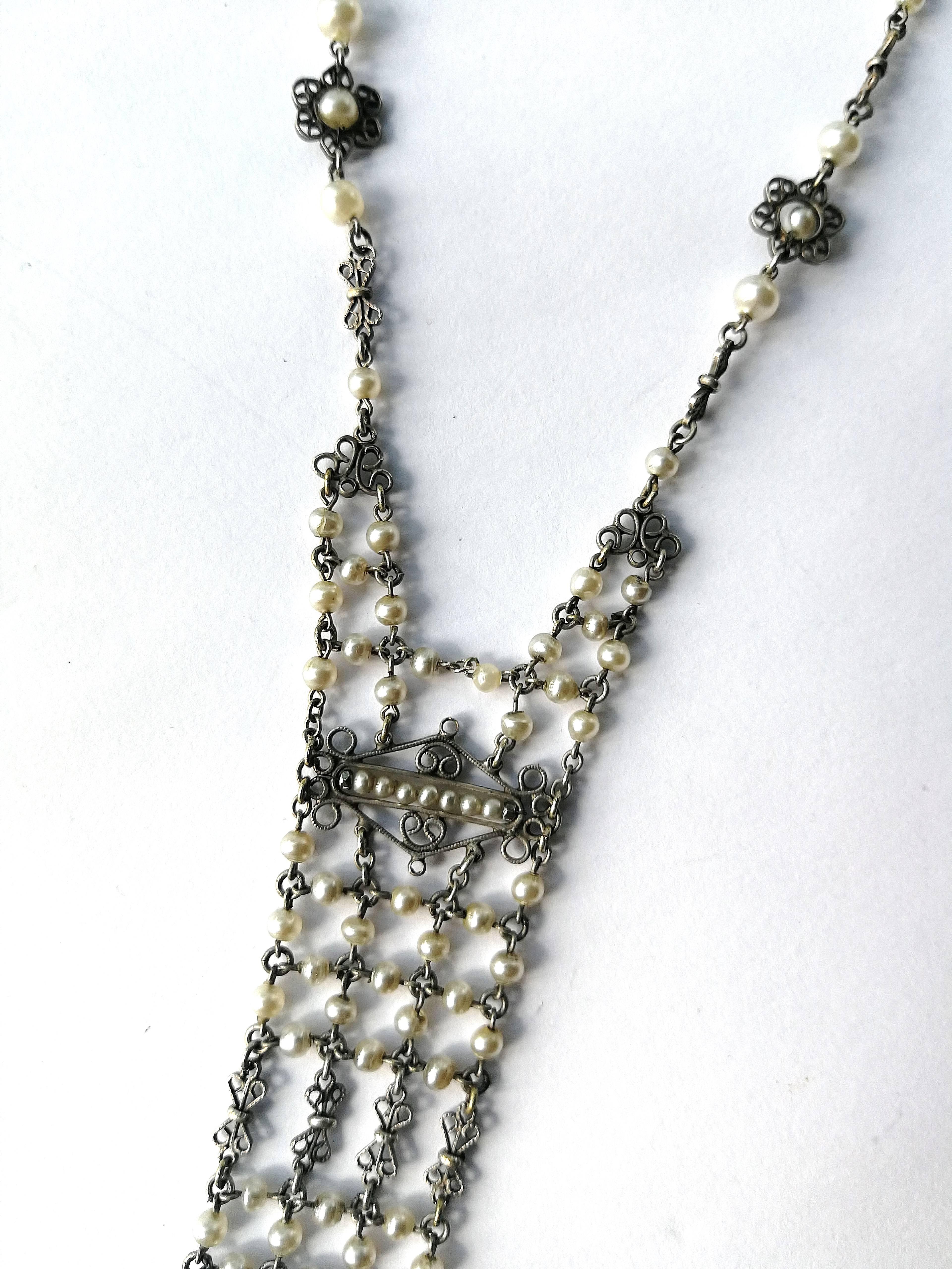Delicate pearl and silver metal sautoir France, 1920s 1
