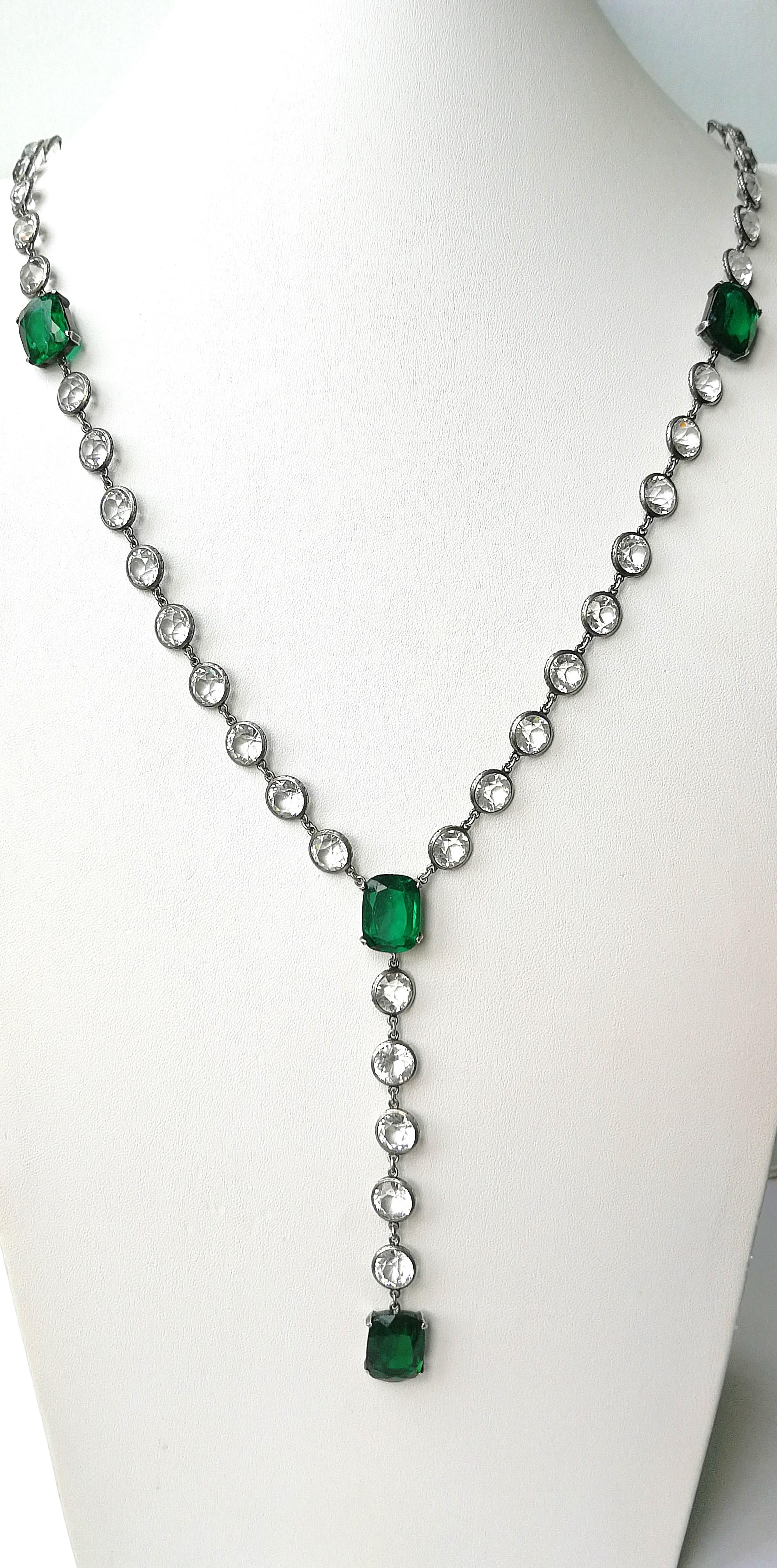 Silver/ emerald glass and clear crystal sautoir necklace, France, 1920s In Excellent Condition In Greyabbey, County Down