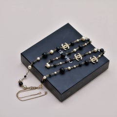 Chanel CC Faux Pearl Black & Cream Sautoir Necklace
