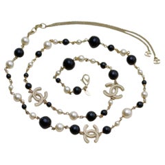 Chanel CC Faux Pearl Black & Cream Sautoir Necklace