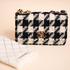 Chanel 19 Wallet On Chain Houndstooth Tweed Crossbody Bag