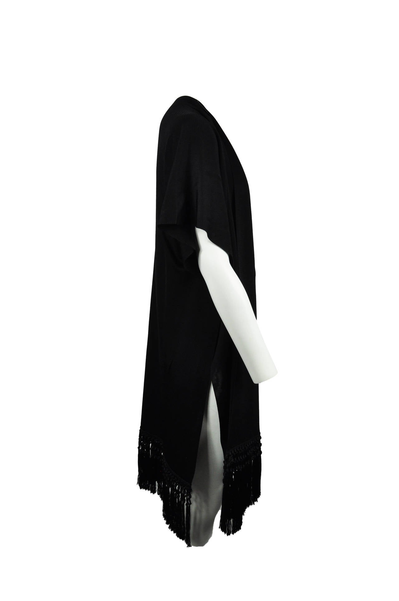 Valentino 2014 Spring-summer Black Fringed Poncho In Excellent Condition For Sale In Hong Kong, Hong Kong