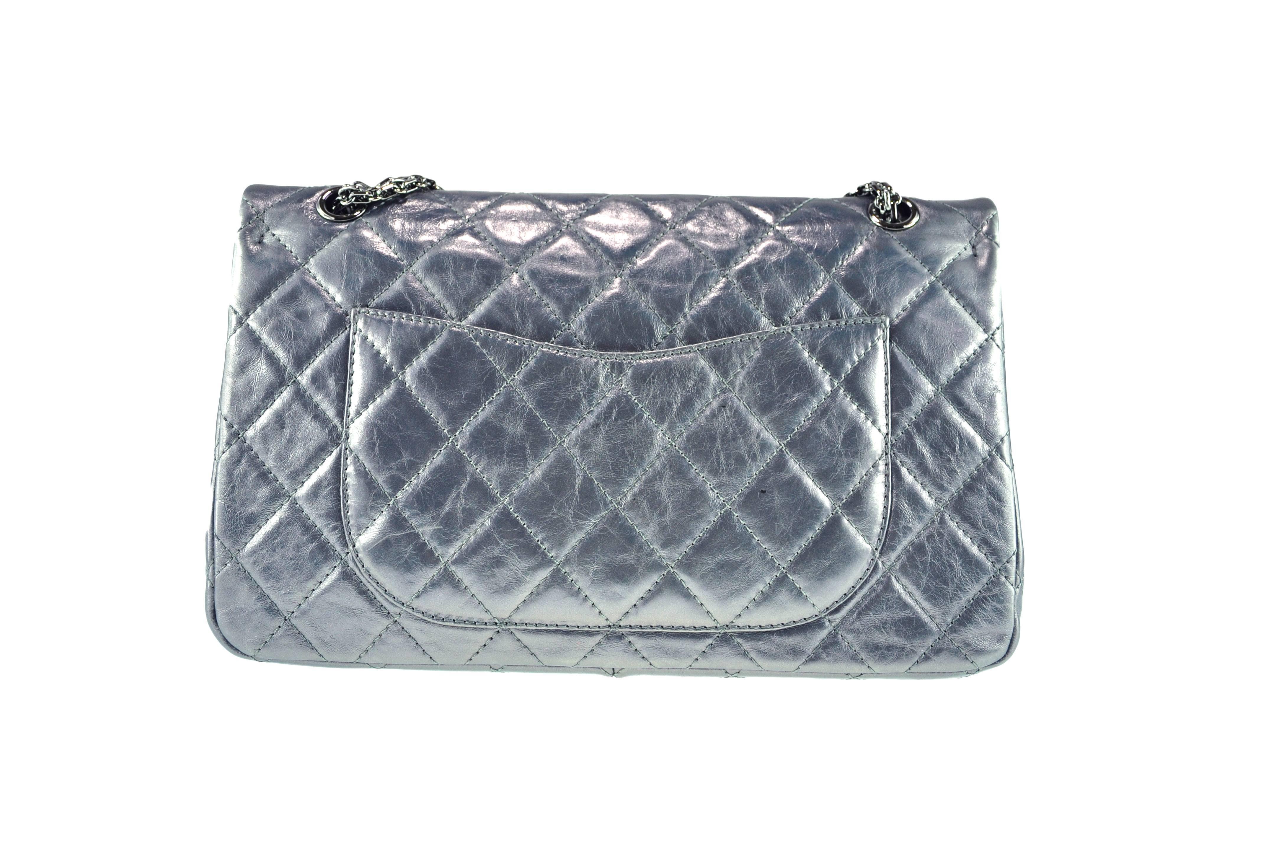 Chanel 2.55 Re-issue Metallic Silver Grey Jumbo Double Flap Leather Bag In Excellent Condition In Hong Kong, Hong Kong