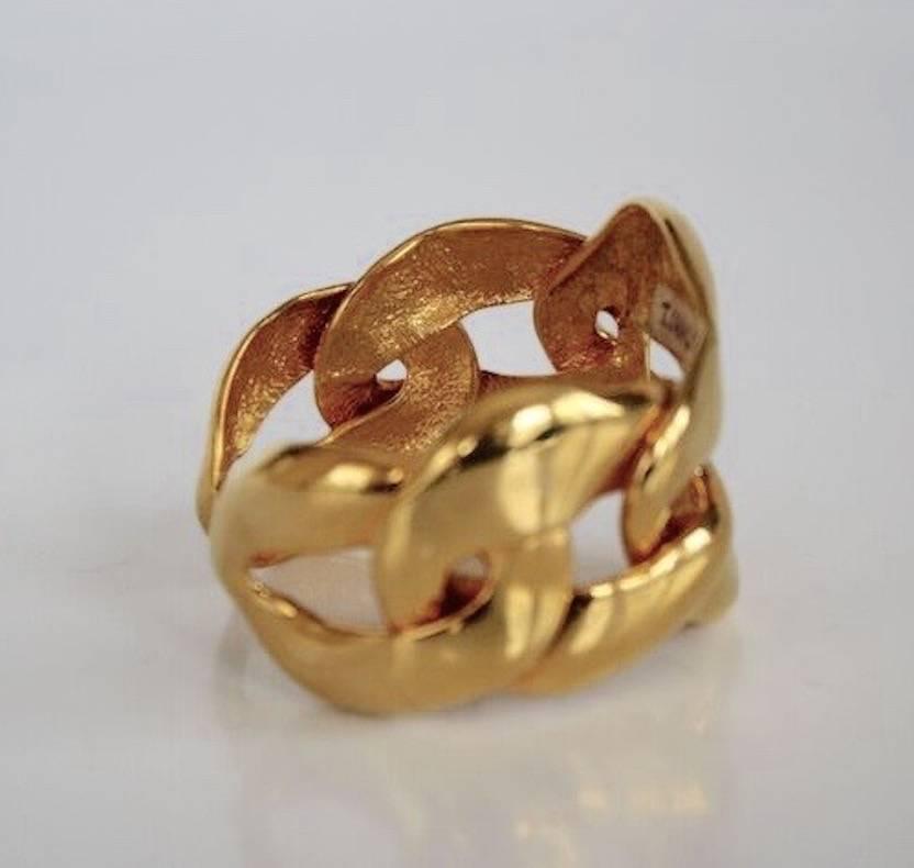 Gold plated bronze cuff bracelet in chain motif from Goossens Paris. 

1.5