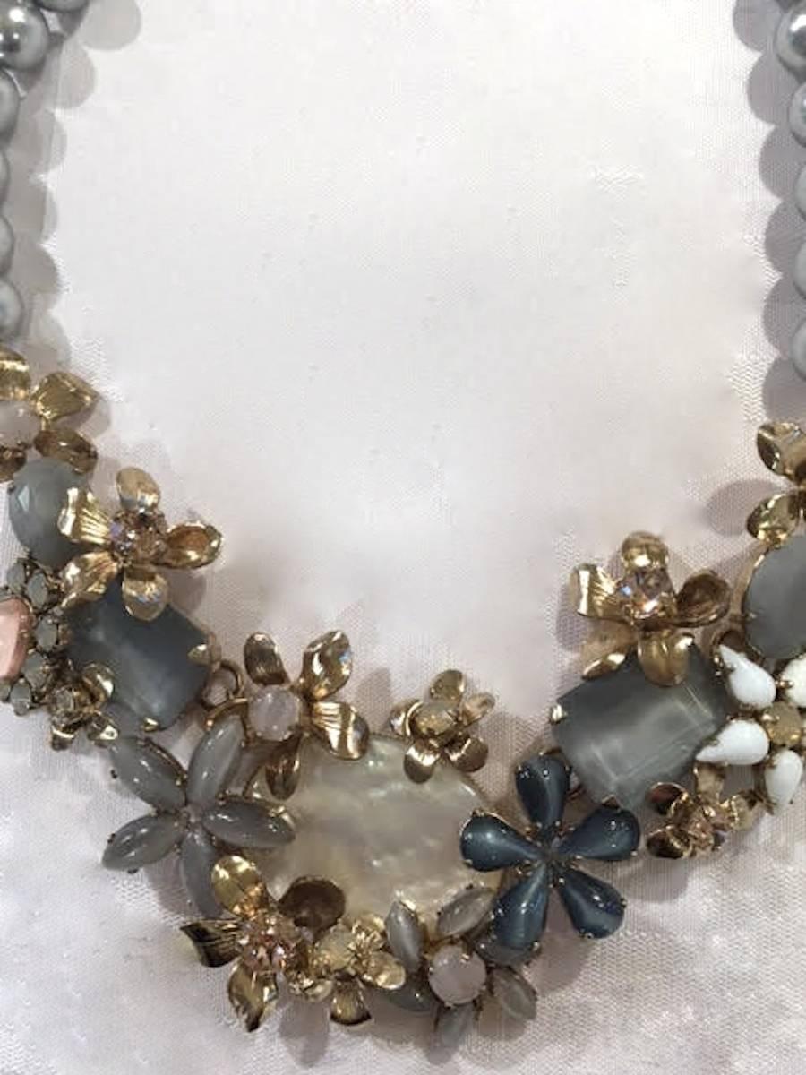glass motif necklace