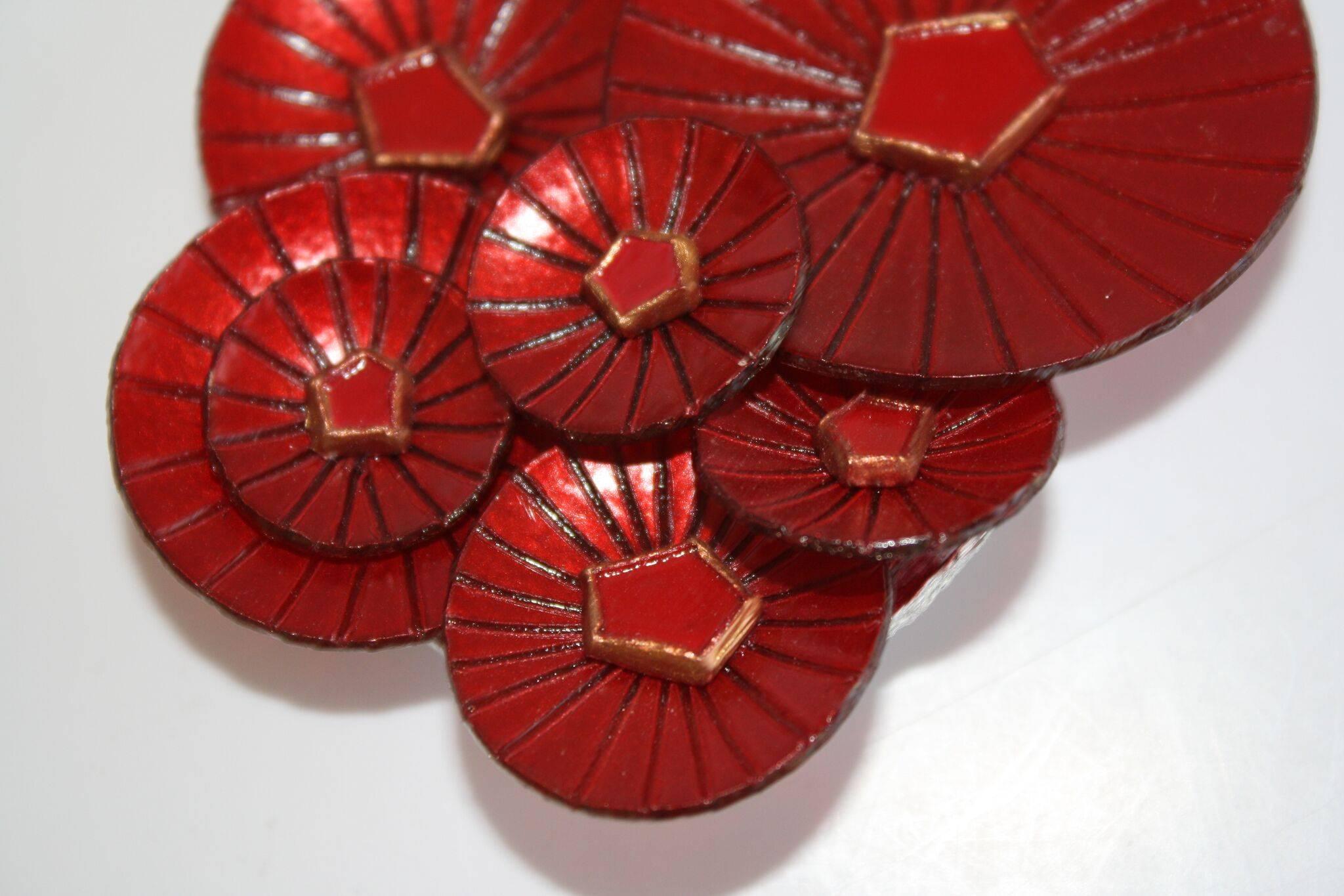 Cilea Red Resin Kyoto Pin In New Condition In Virginia Beach, VA