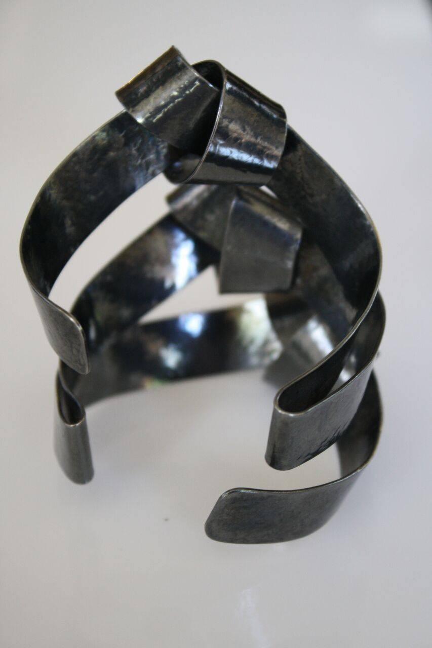 Rare Herve van der Straeten Dark Metal Triple Knot Cuff Bracelet In New Condition In Virginia Beach, VA