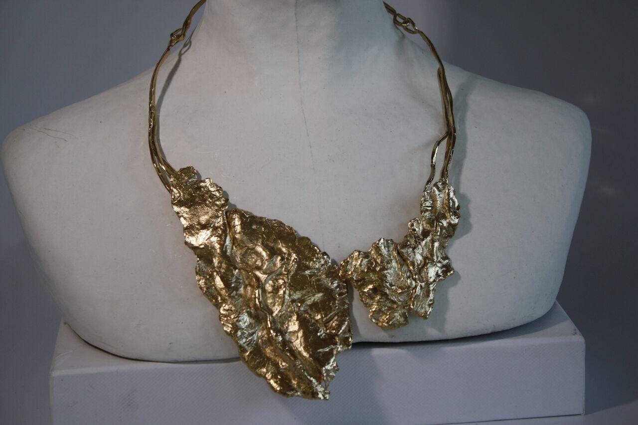 Ambre et Louise Pale Gold Fragment necklace  In New Condition In Virginia Beach, VA