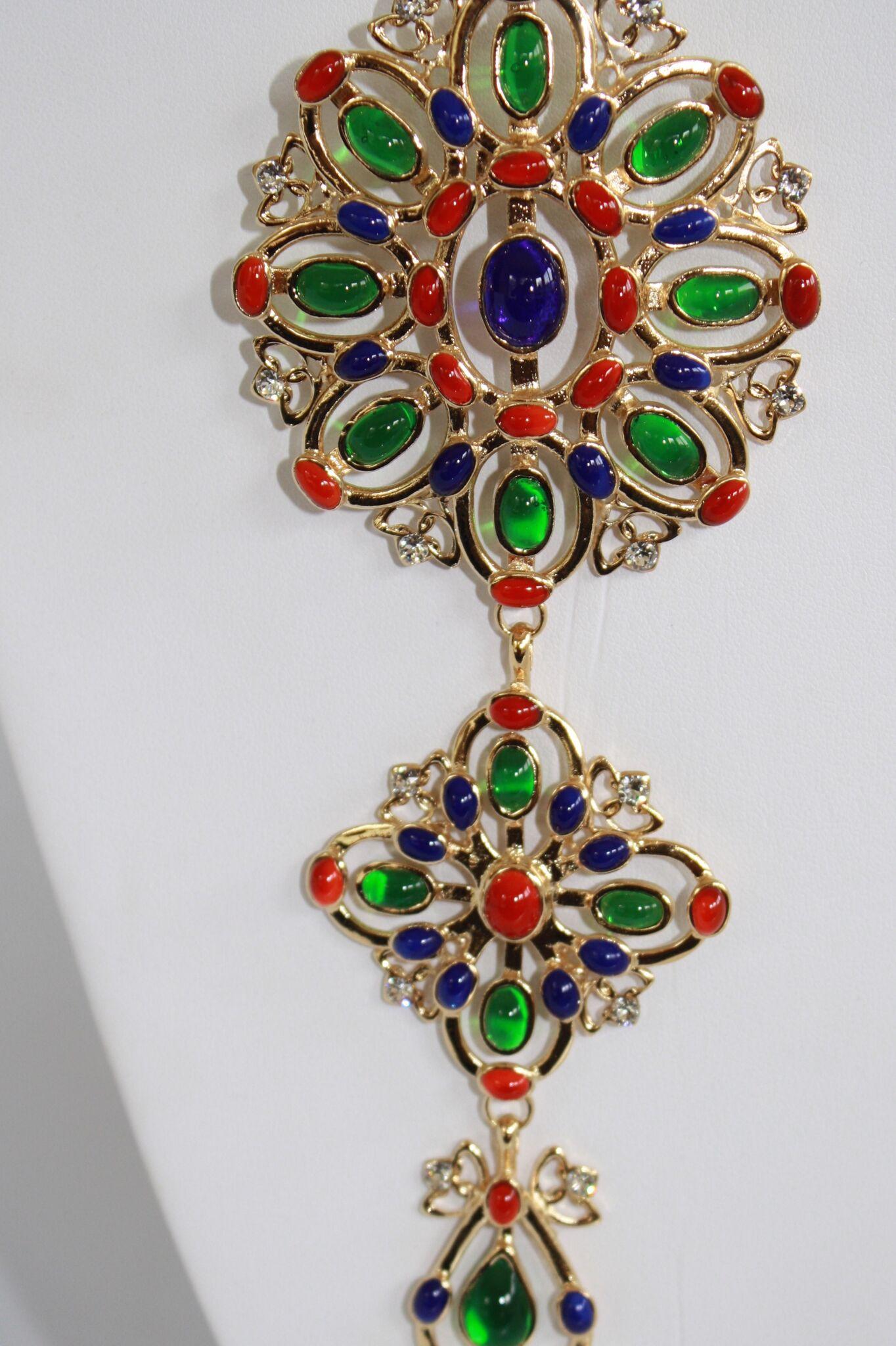 Red, blue, and green poured glass pendant necklace made with 24k gold plated chain. 

Chain is 75cm and pendant is 14.5cm