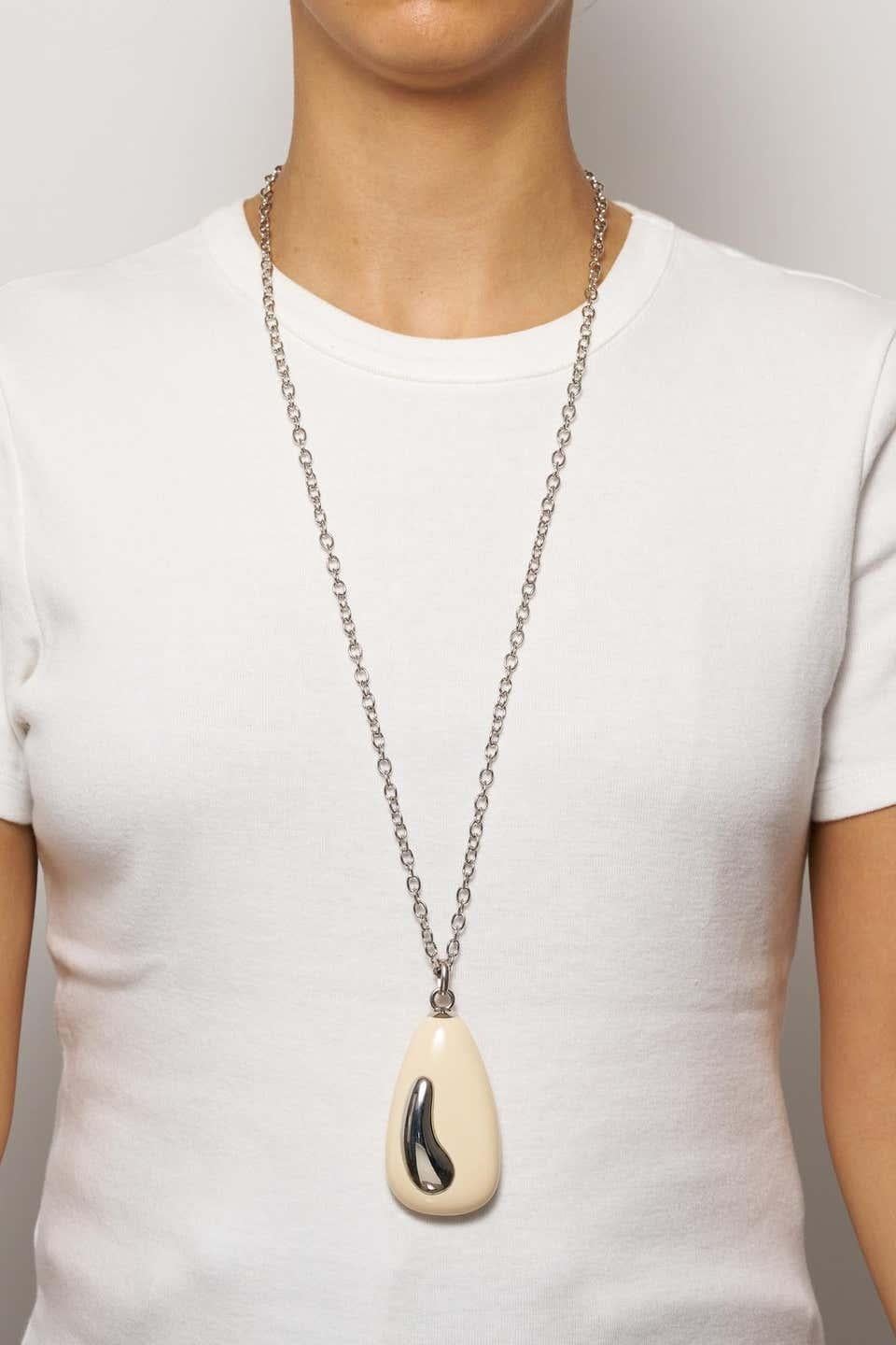 Philippe Ferrandis Pendants d'oreilles Wave en argent et noir en vente 2