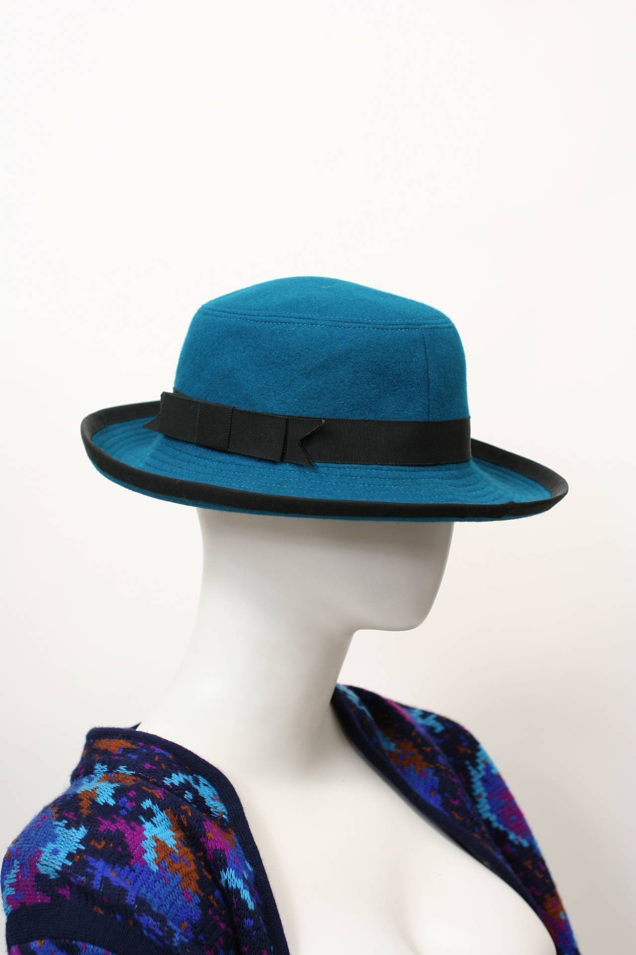 Yves Saint Laurent Teal Wool Hat YSL
Excellent Condition