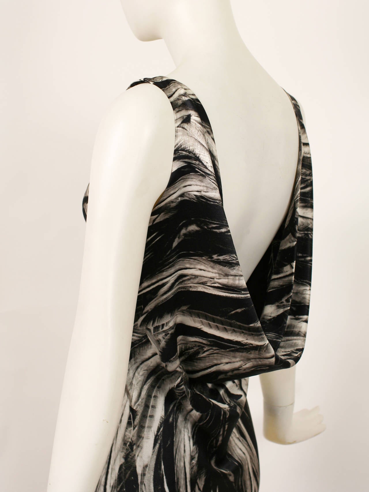Rare Alexander McQueen s/s 2009 Feather Print Silk Gown In New Condition For Sale In New York, NY