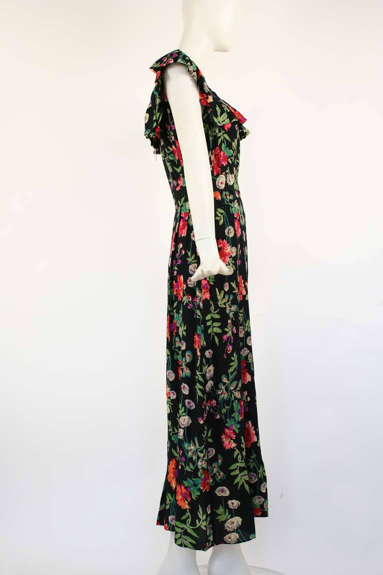 1930s Floral Crepe Gown Dress In Excellent Condition For Sale In New York, NY