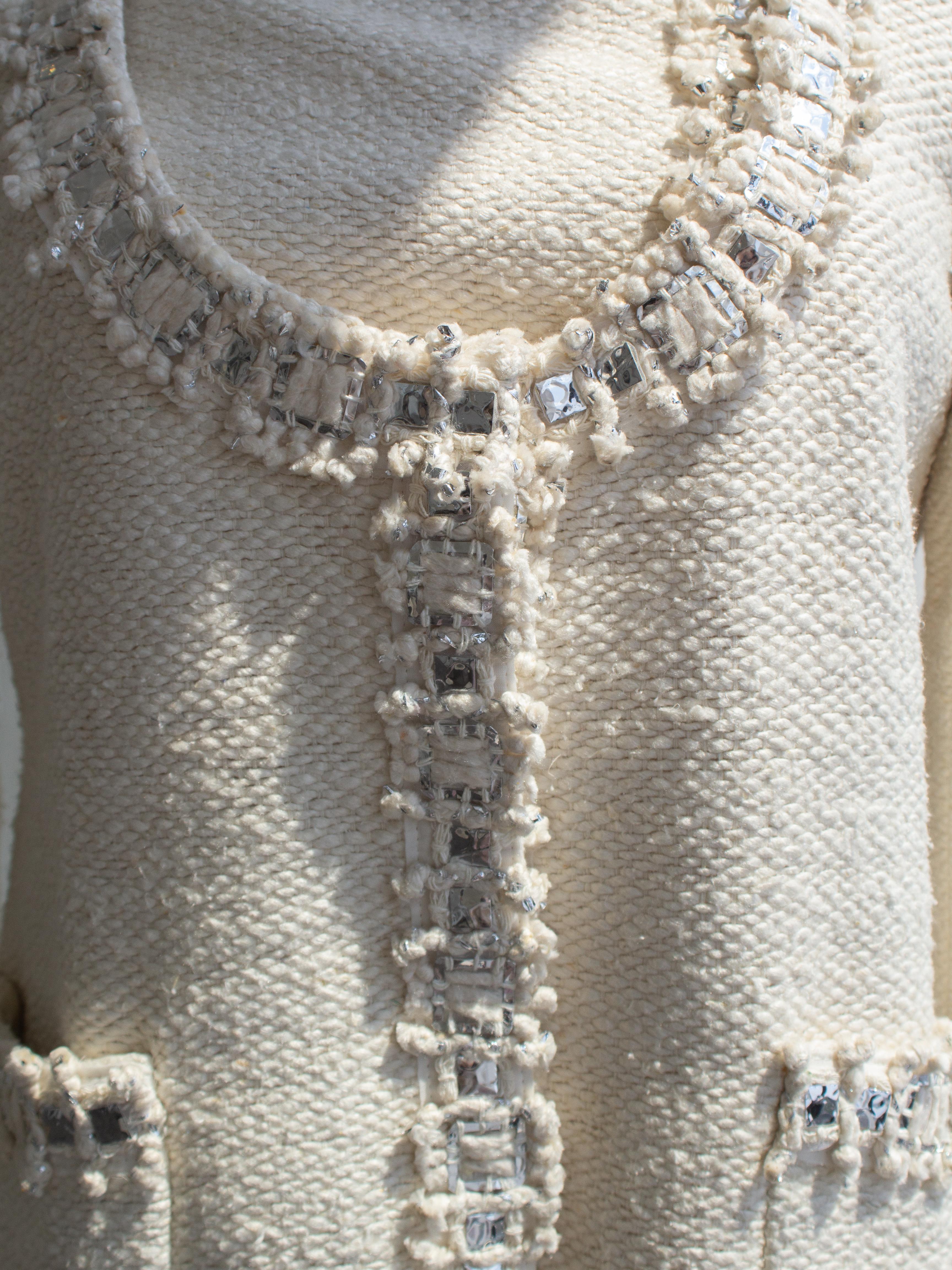 Chanel Pre-Fall 2012 Bombay Ecru Argento Impreziosito Tweed 12A Giacca Abito in vendita 5