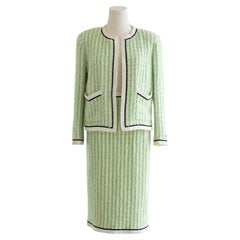 Chanel Vintage S/S 1992 Green White Fantasy Tweed Jacket Skirt Suit