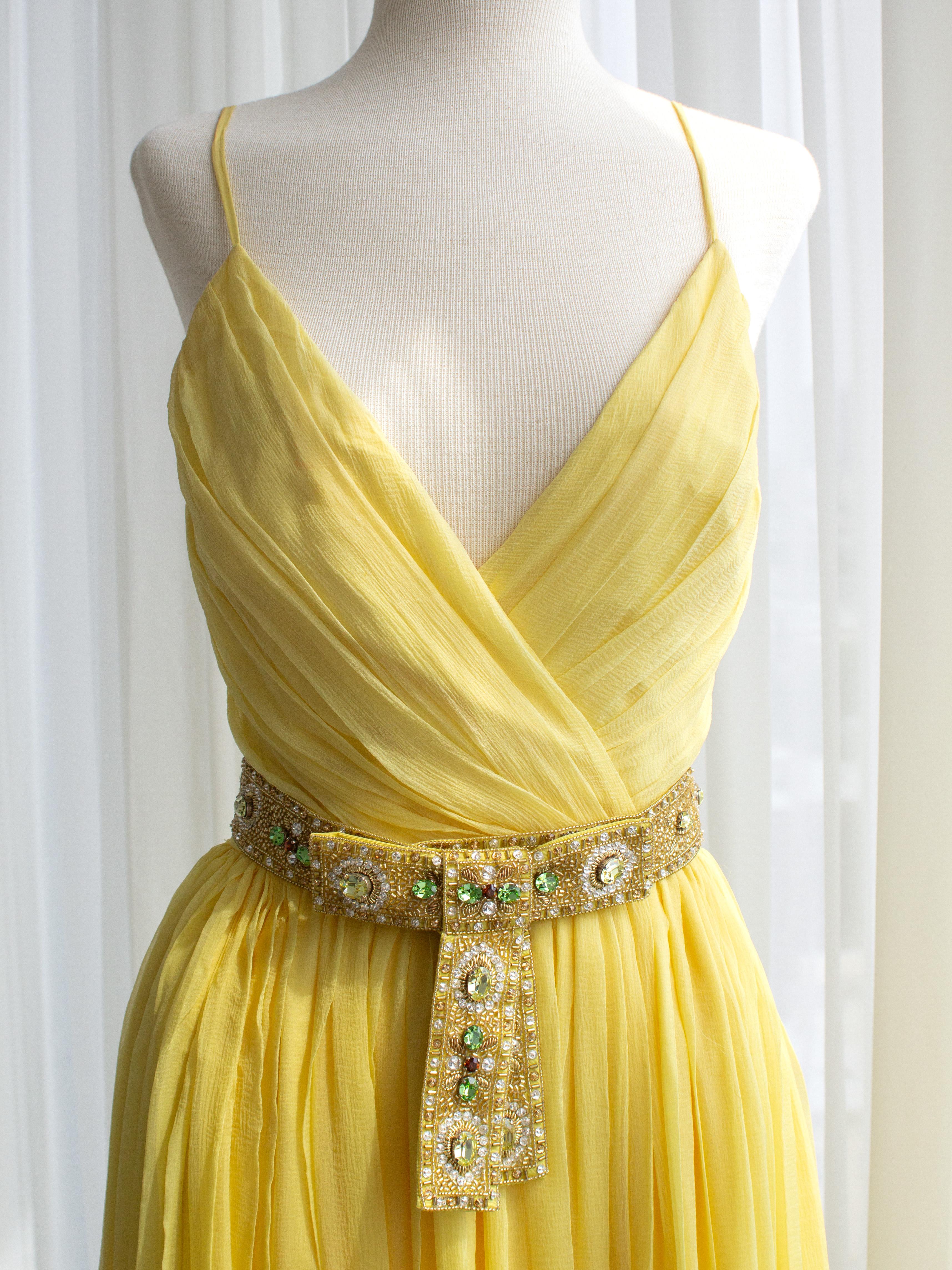 Christian Dior by John Galliano Resort 2008 Robe en soie jaune avec ceinture ornée de bijoux en vente 3