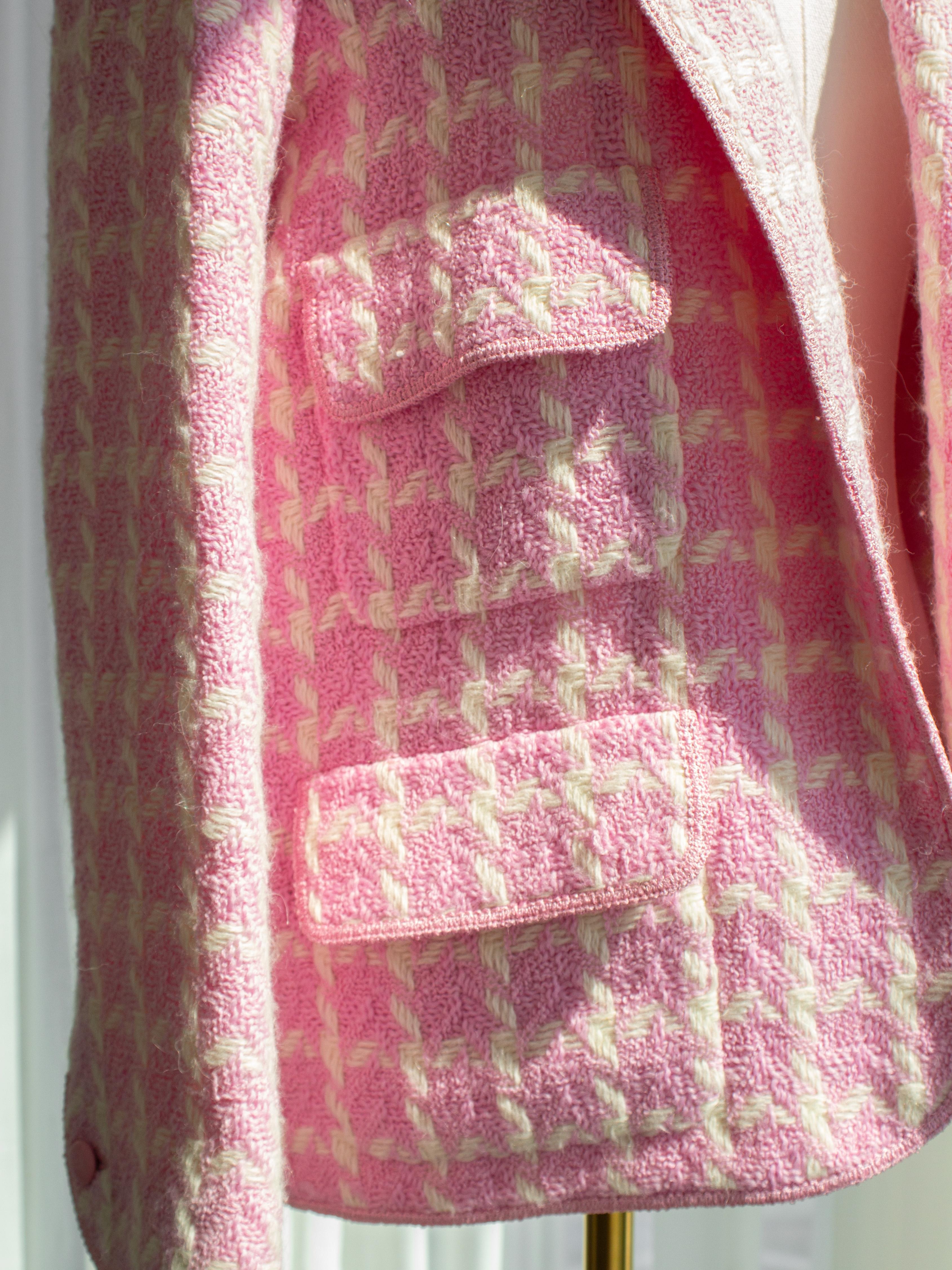 Seltene Chanel Vintage F/S 1996 Barbie Rosa Weiß karierte Tweed CC 96P Jacke im Angebot 3