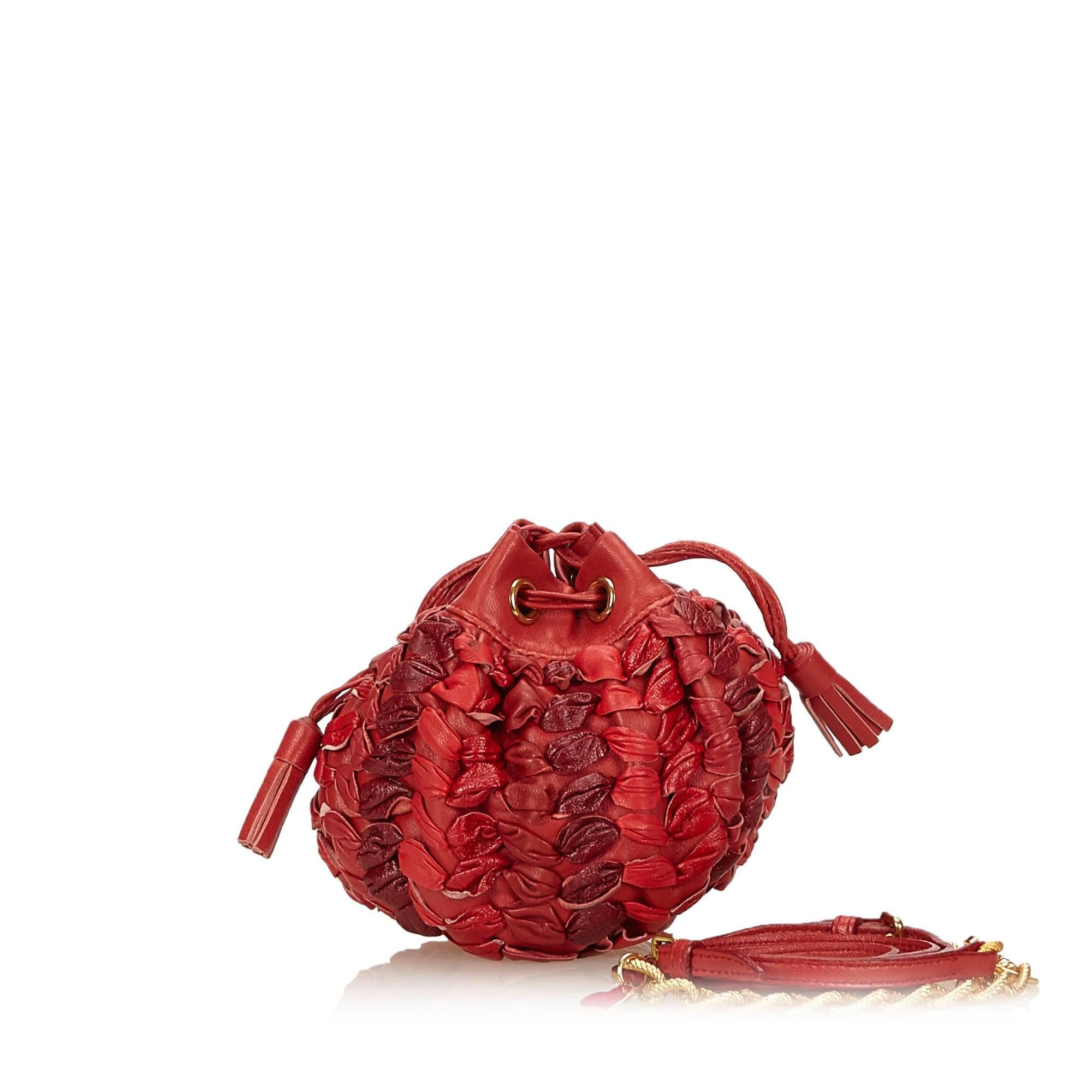 Women's Miu Miu Red Leather Shoulder Bag With Strap 